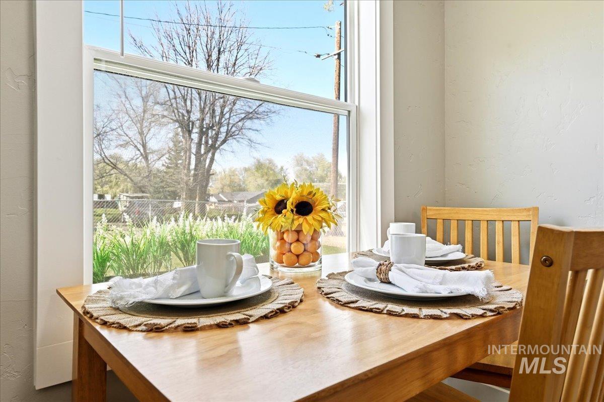 103 S 16th Ave, Caldwell, Idaho 83605, 2 Bedrooms, 1 Bathroom, Residential For Sale, Price $279,900, 98987801
