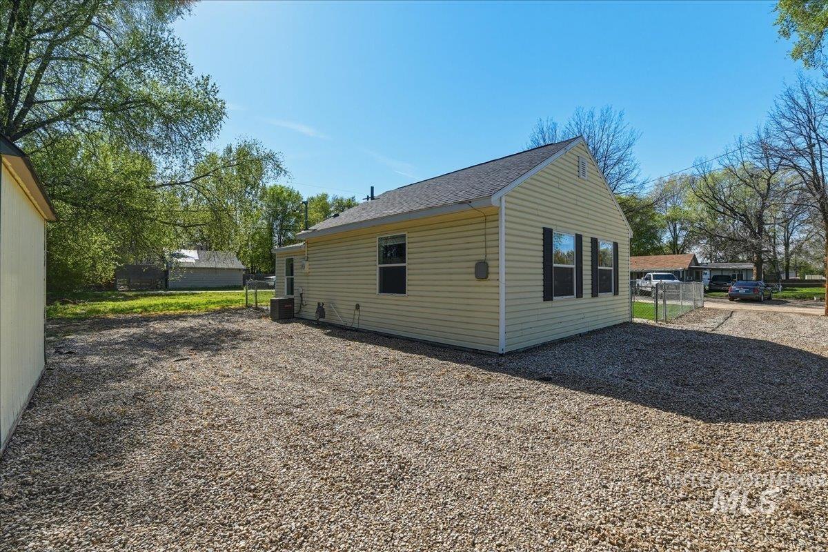 103 S 16th Ave, Caldwell, Idaho 83605, 2 Bedrooms, 1 Bathroom, Residential For Sale, Price $279,900, 98987801