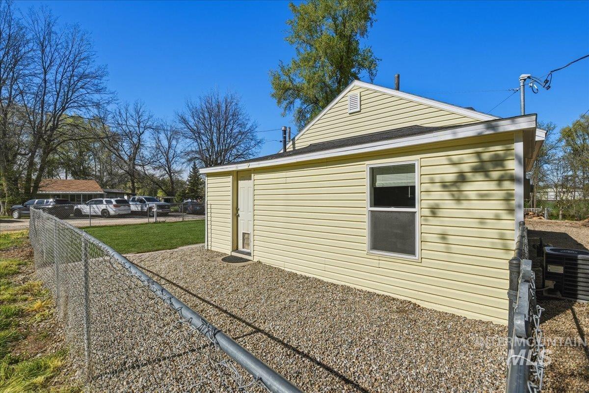 103 S 16th Ave, Caldwell, Idaho 83605, 2 Bedrooms, 1 Bathroom, Residential For Sale, Price $279,900, 98987801