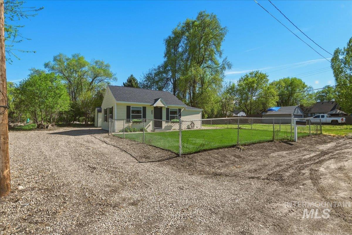103 S 16th Ave, Caldwell, Idaho 83605, 2 Bedrooms, 1 Bathroom, Residential For Sale, Price $279,900, 98987801