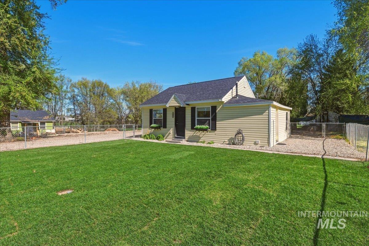 103 S 16th Ave, Caldwell, Idaho 83605, 2 Bedrooms, 1 Bathroom, Residential For Sale, Price $279,900, 98987801