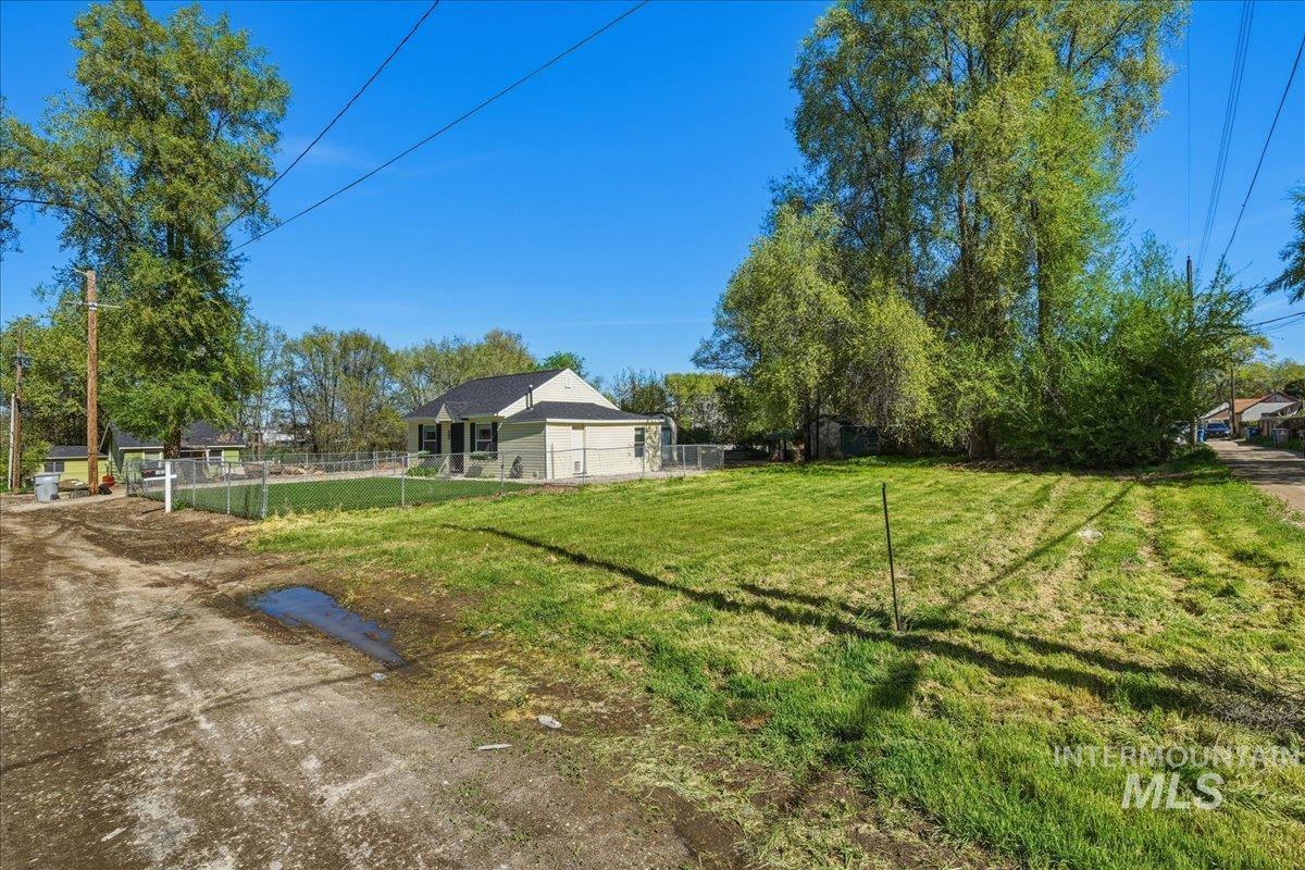 103 S 16th Ave, Caldwell, Idaho 83605, 2 Bedrooms, 1 Bathroom, Residential For Sale, Price $279,900, 98987801