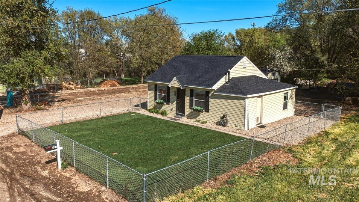 103 S 16th Ave, Caldwell, Idaho 83605, 2 Bedrooms, 1 Bathroom, Residential For Sale, Price $279,900, 98987801