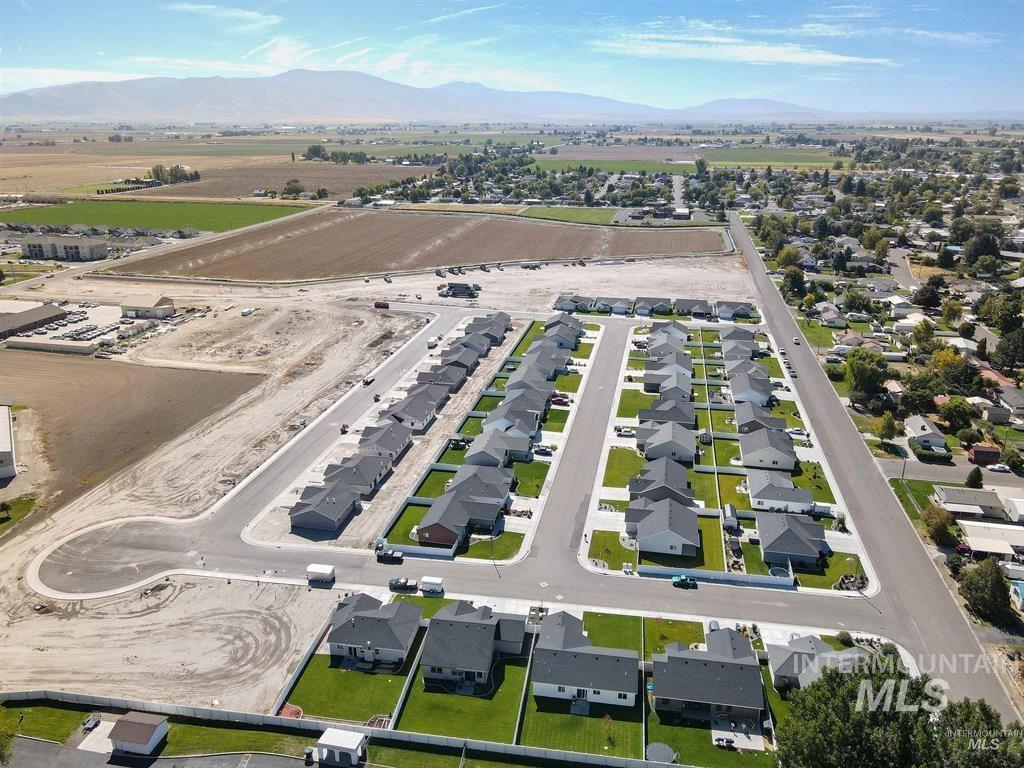 2431 Bristol Ave, Burley, Idaho 83318, 4 Bedrooms, 2 Bathrooms, Residential For Sale, Price $349,347, 98987802