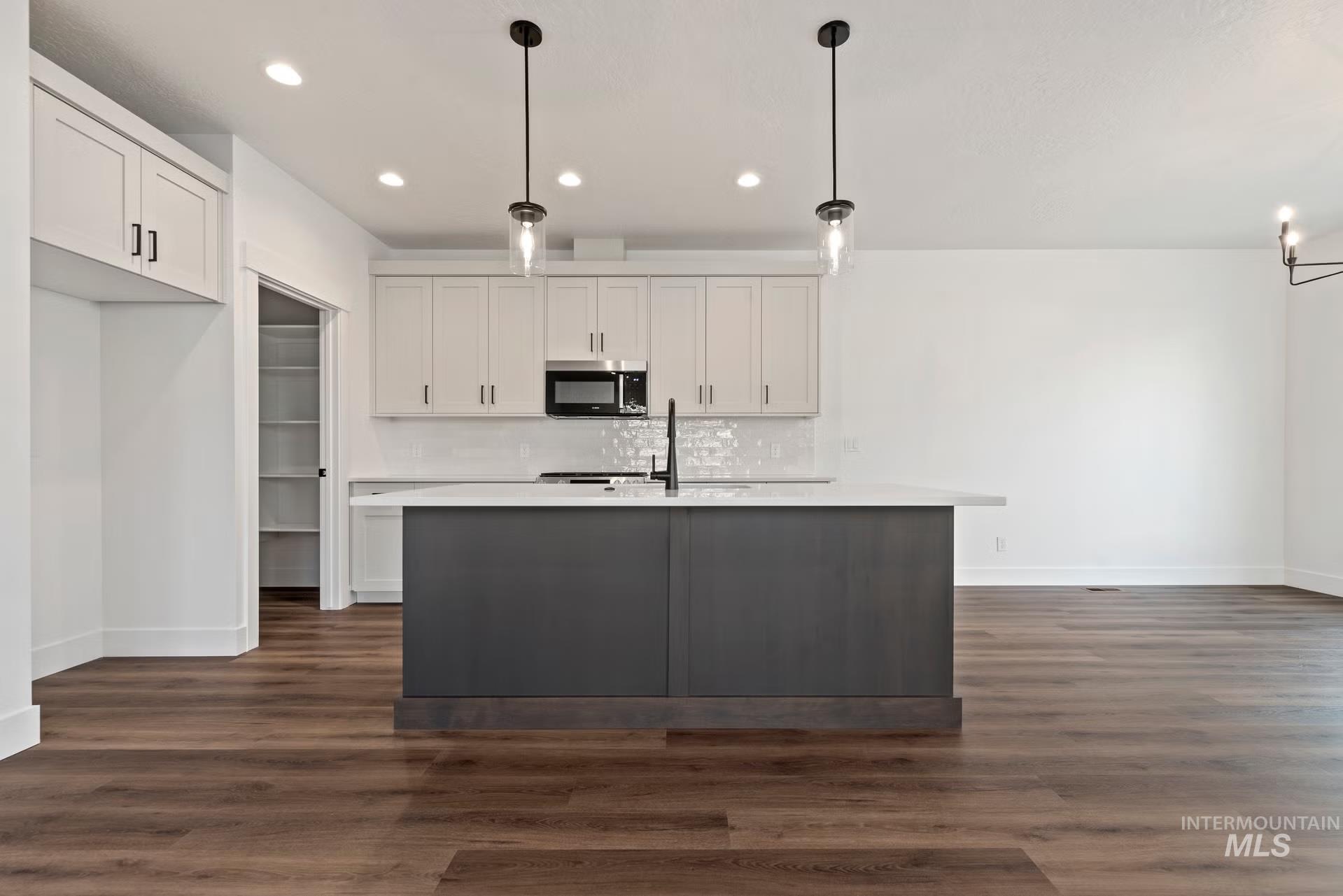 776 S Calhoun Ln., Star, Idaho 83669, 3 Bedrooms, 2.5 Bathrooms, Residential For Sale, Price $439,880, 98987803