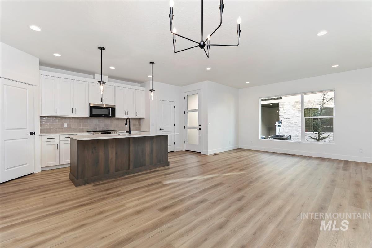 772 S Calhoun, Star, Idaho 83669, 3 Bedrooms, 2.5 Bathrooms, Residential For Sale, Price $399,880, 98987806