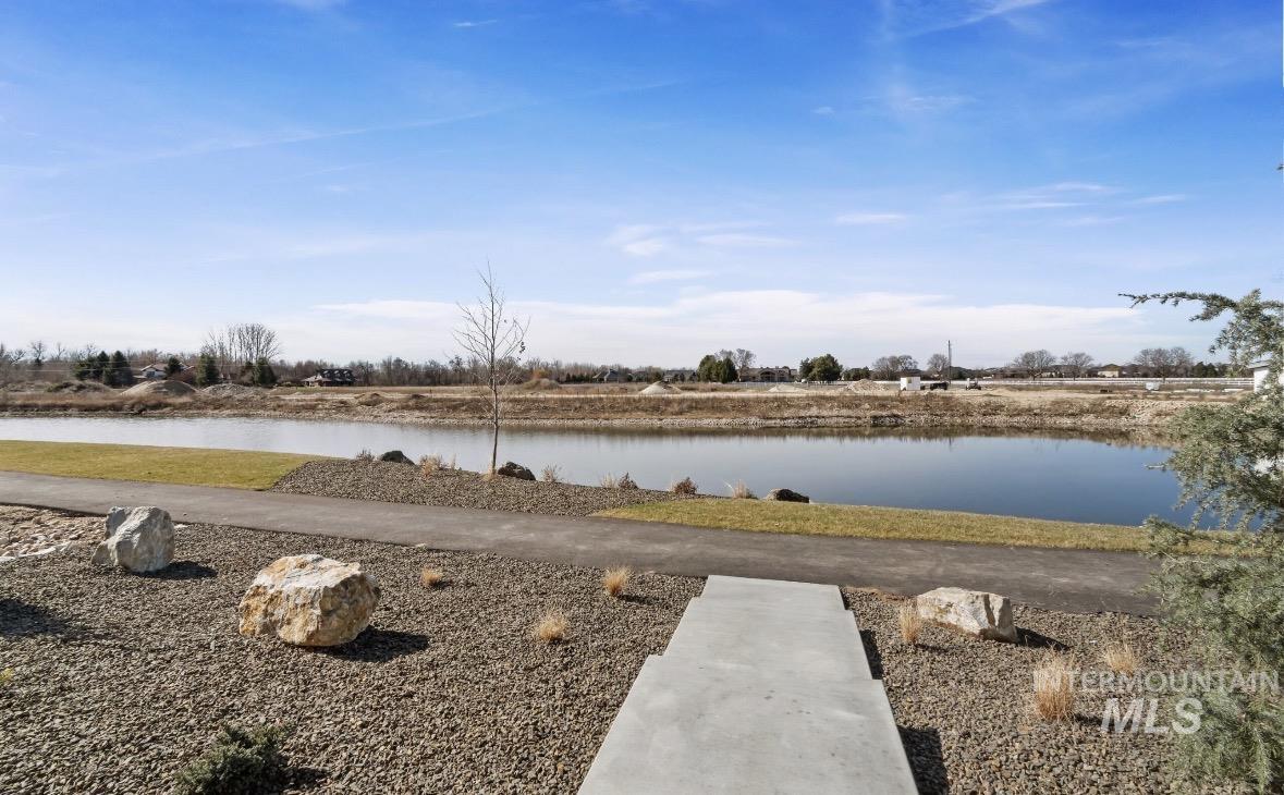 749 S Calhoun Ln., Star, Idaho 83669, 4 Bedrooms, 2.5 Bathrooms, Residential For Sale, Price $589,880, 98987812