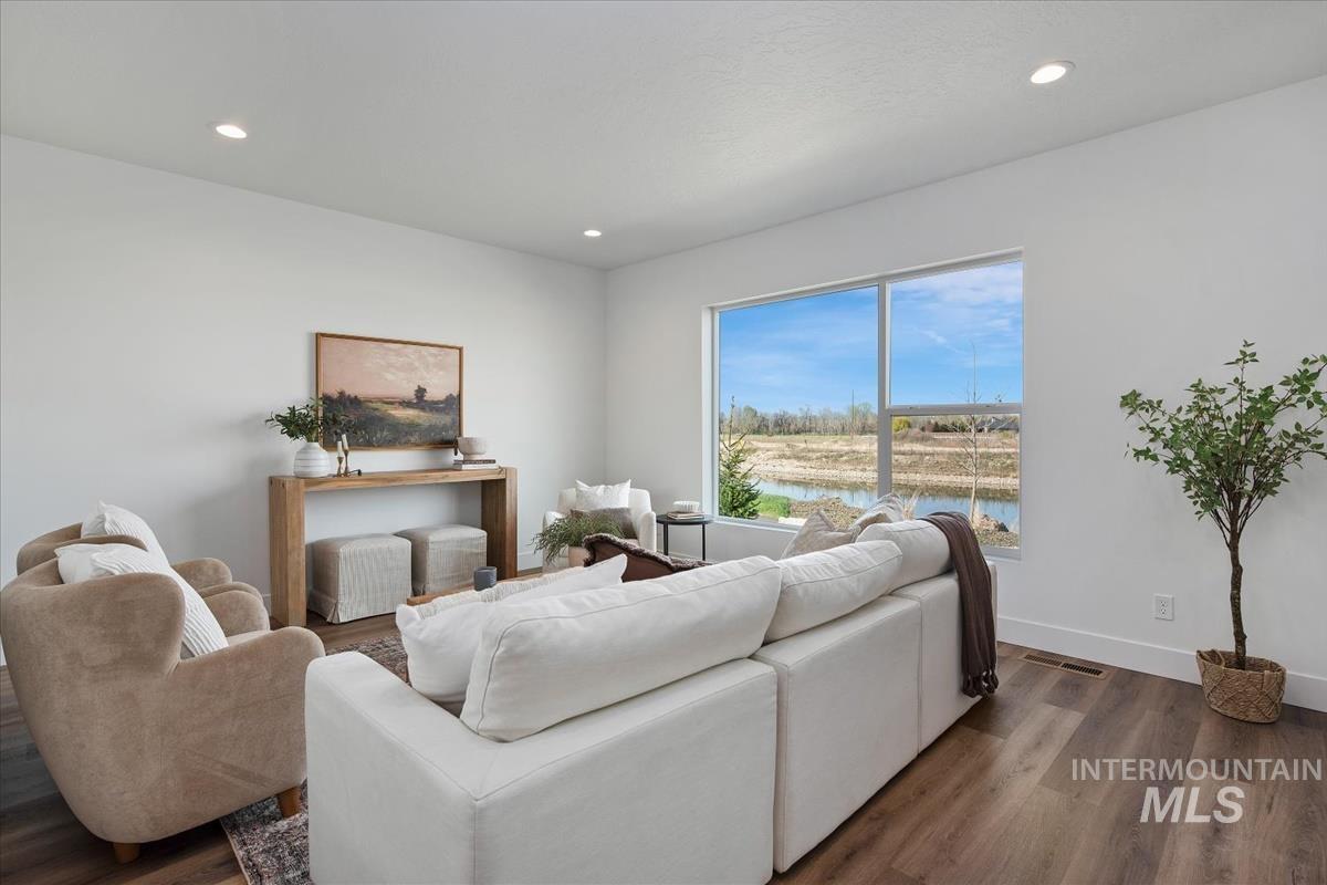 749 S Calhoun Ln., Star, Idaho 83669, 4 Bedrooms, 2.5 Bathrooms, Residential For Sale, Price $589,880, 98987812