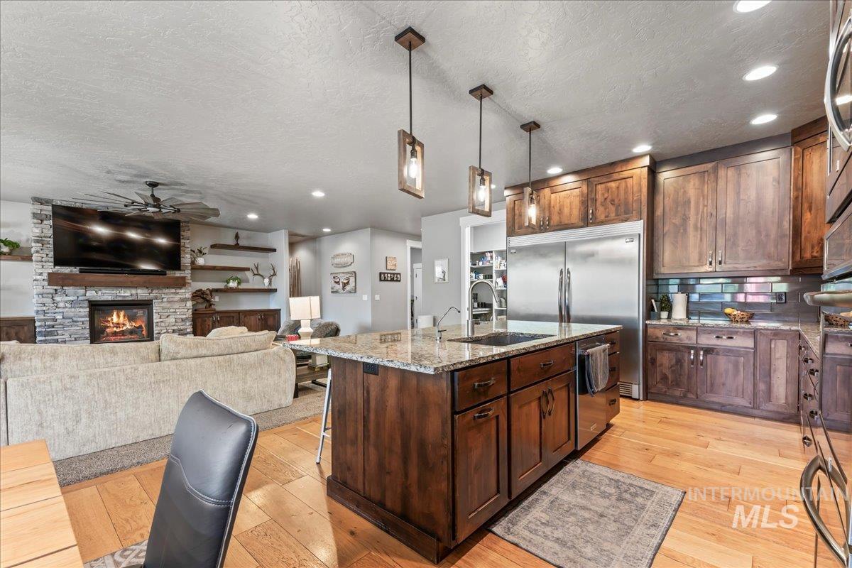 1882 E Three Corners Dr, Meridian, Idaho 83646-6686, 4 Bedrooms, 3 Bathrooms, Residential For Sale, Price $924,900, 98987813