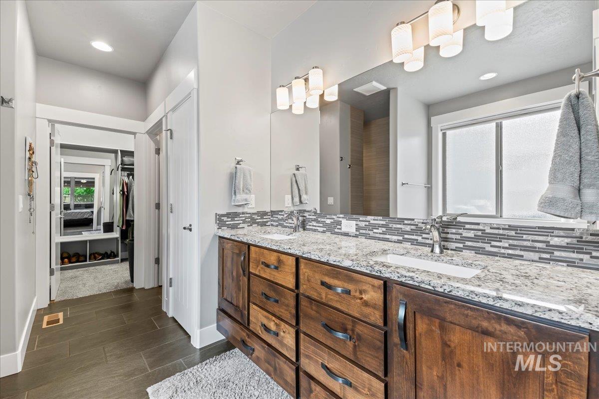 1882 E Three Corners Dr, Meridian, Idaho 83646-6686, 4 Bedrooms, 3 Bathrooms, Residential For Sale, Price $924,900, 98987813