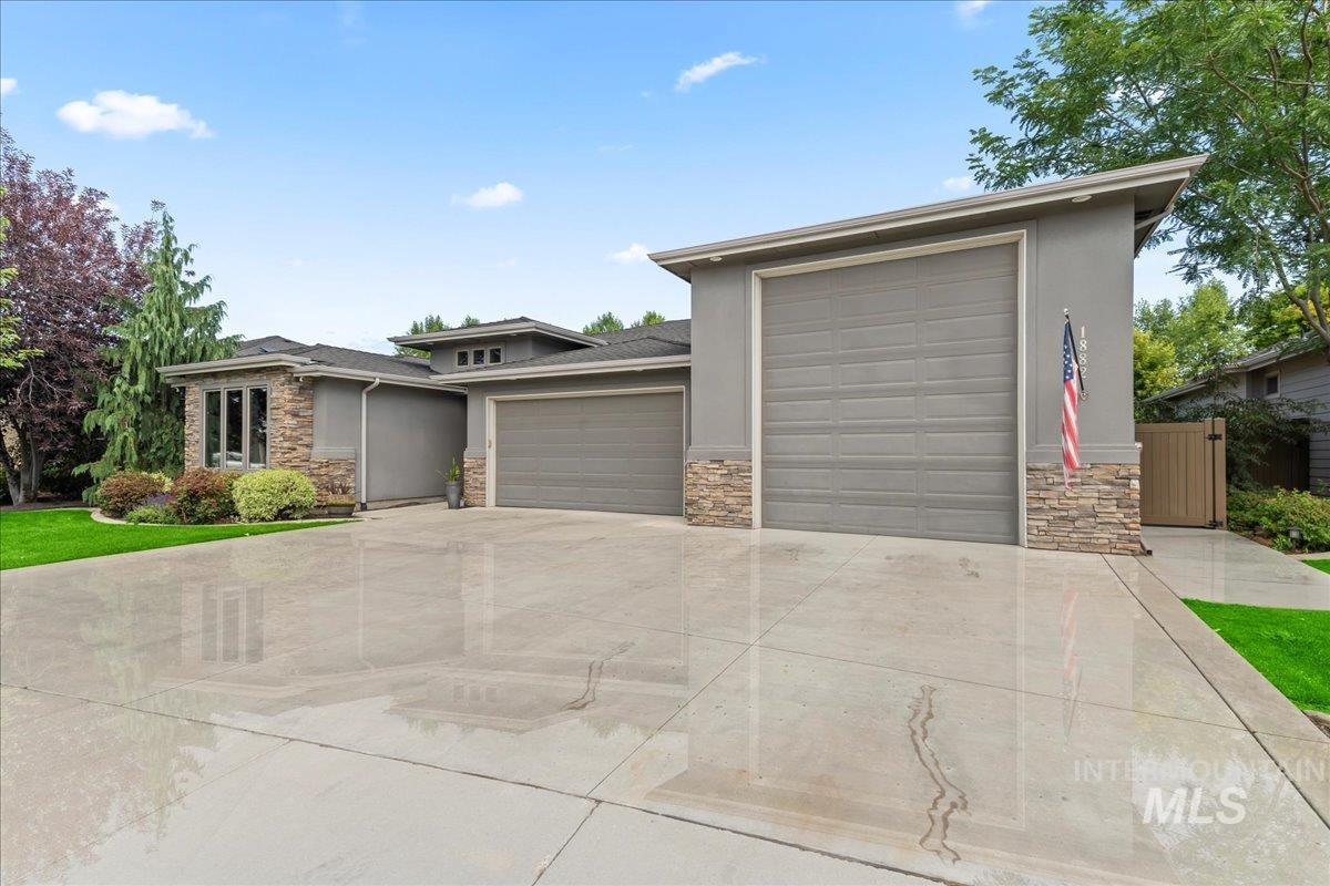 1882 E Three Corners Dr, Meridian, Idaho 83646-6686, 4 Bedrooms, 3 Bathrooms, Residential For Sale, Price $924,900, 98987813