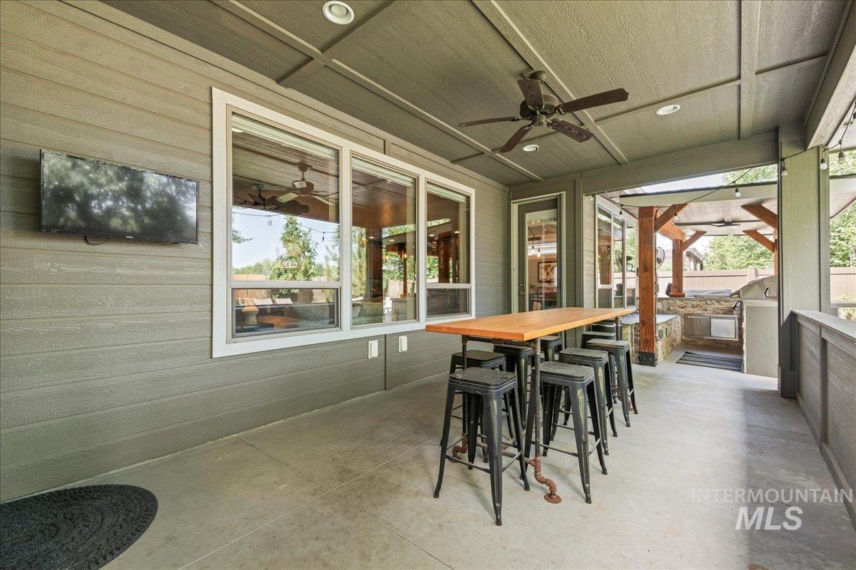1882 E Three Corners Dr, Meridian, Idaho 83646-6686, 4 Bedrooms, 3 Bathrooms, Residential For Sale, Price $924,900, 98987813