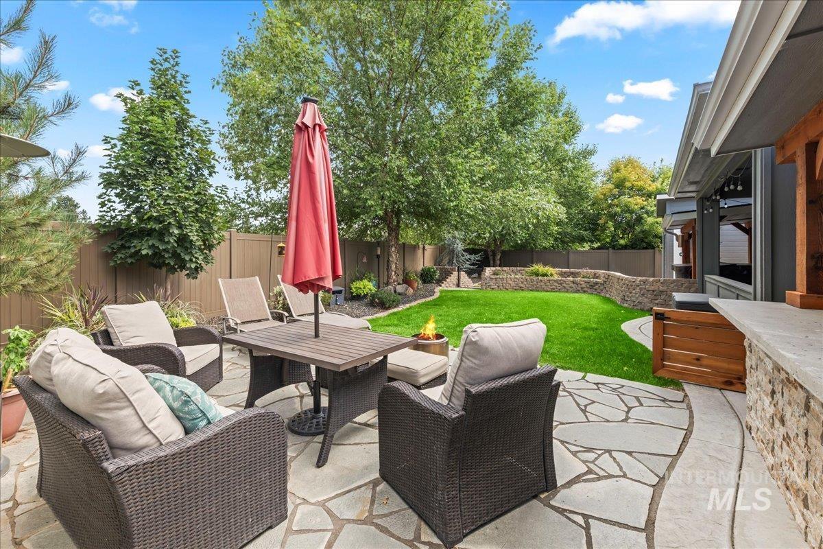 1882 E Three Corners Dr, Meridian, Idaho 83646-6686, 4 Bedrooms, 3 Bathrooms, Residential For Sale, Price $924,900, 98987813