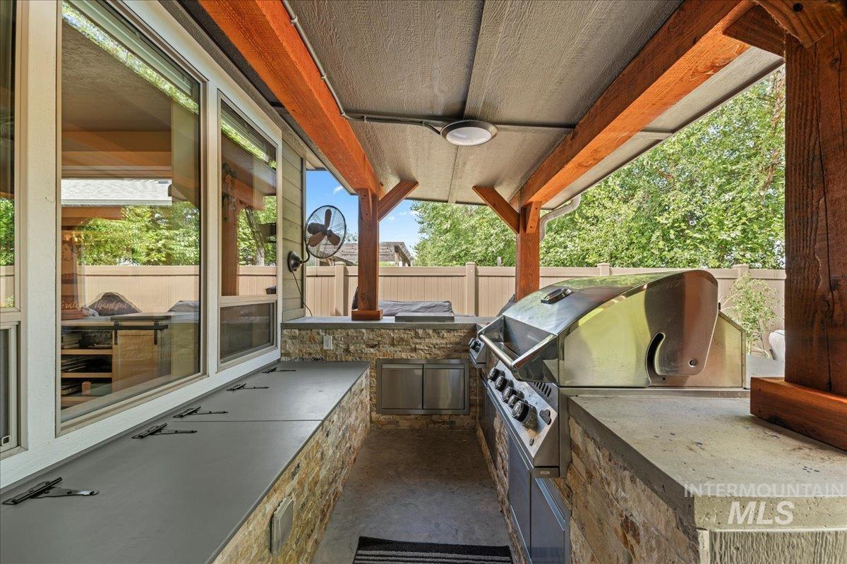 1882 E Three Corners Dr, Meridian, Idaho 83646-6686, 4 Bedrooms, 3 Bathrooms, Residential For Sale, Price $924,900, 98987813