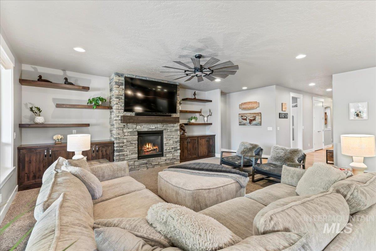 1882 E Three Corners Dr, Meridian, Idaho 83646-6686, 4 Bedrooms, 3 Bathrooms, Residential For Sale, Price $924,900, 98987813