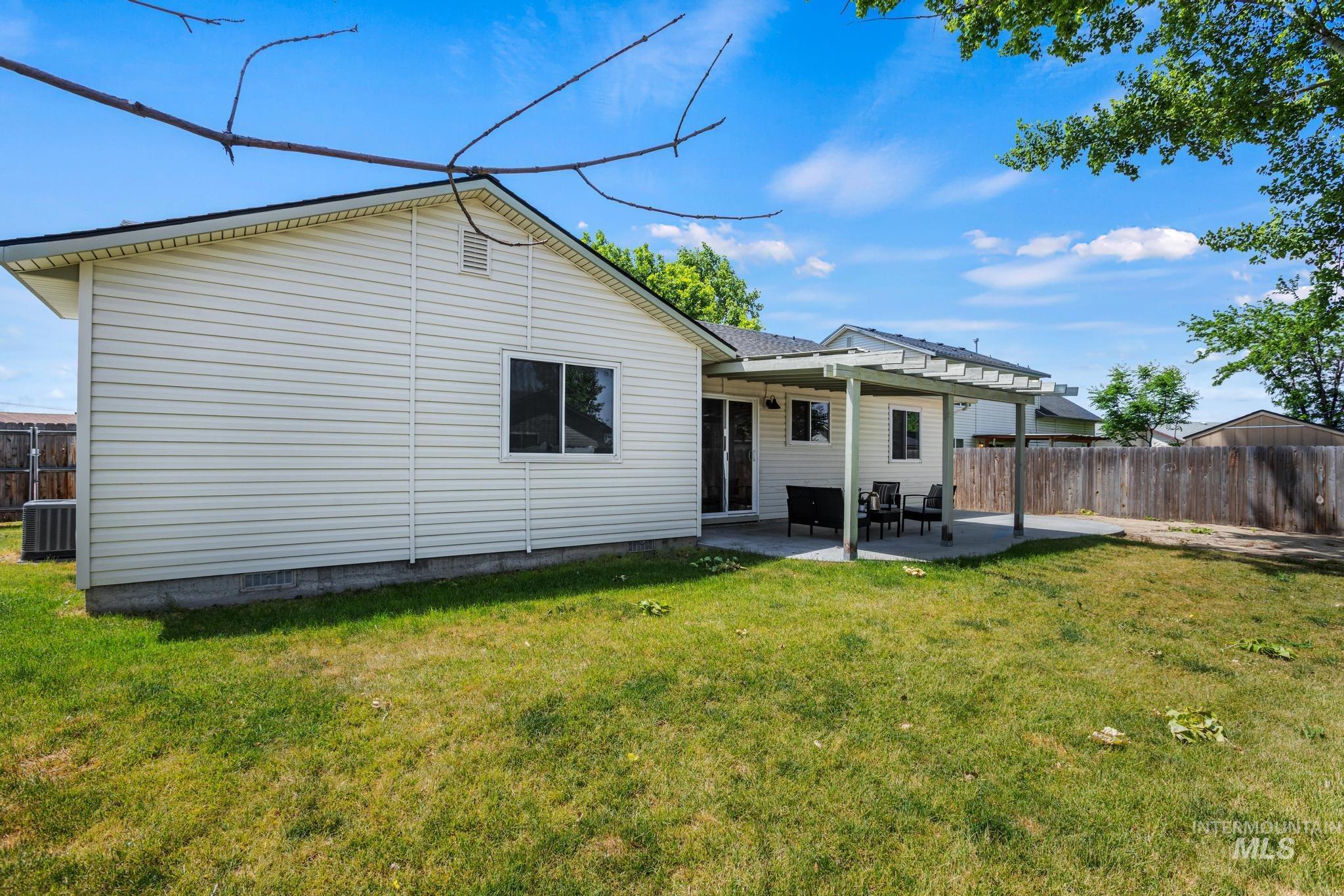 1610 W Hawaii, Nampa, Idaho 83686, 3 Bedrooms, 2 Bathrooms, Residential For Sale, Price $359,900, 98987814