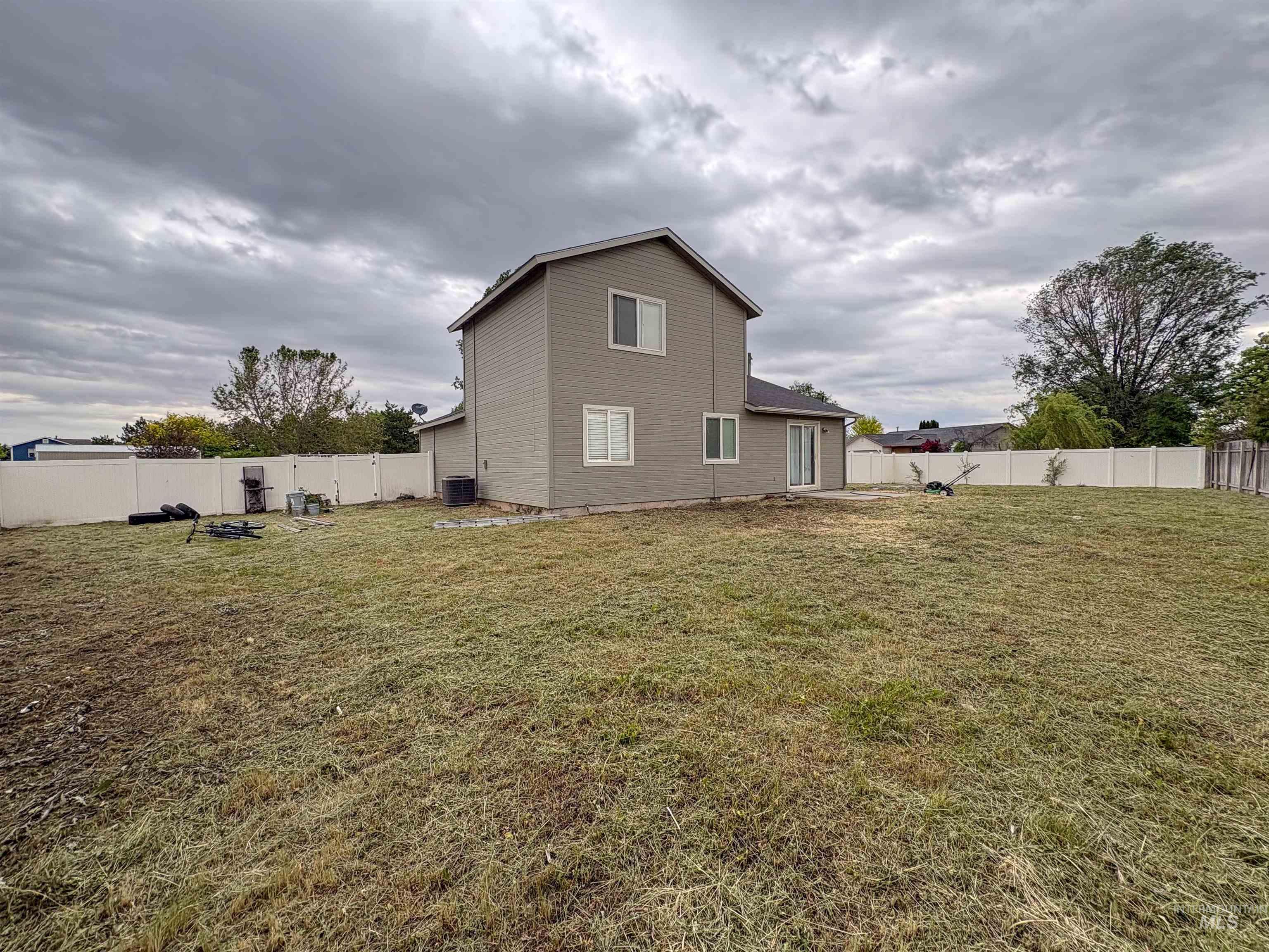 1607 W Edwards Ave, Nampa, Idaho 83686, 3 Bedrooms, 2 Bathrooms, Residential For Sale, Price $340,000, 98987817