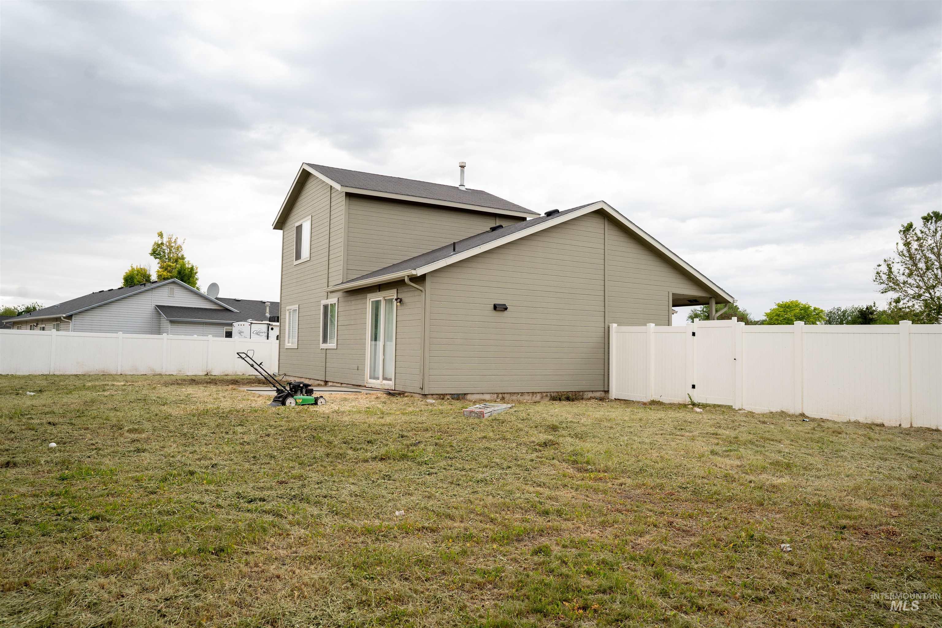1607 W Edwards Ave, Nampa, Idaho 83686, 3 Bedrooms, 2 Bathrooms, Residential For Sale, Price $340,000, 98987817