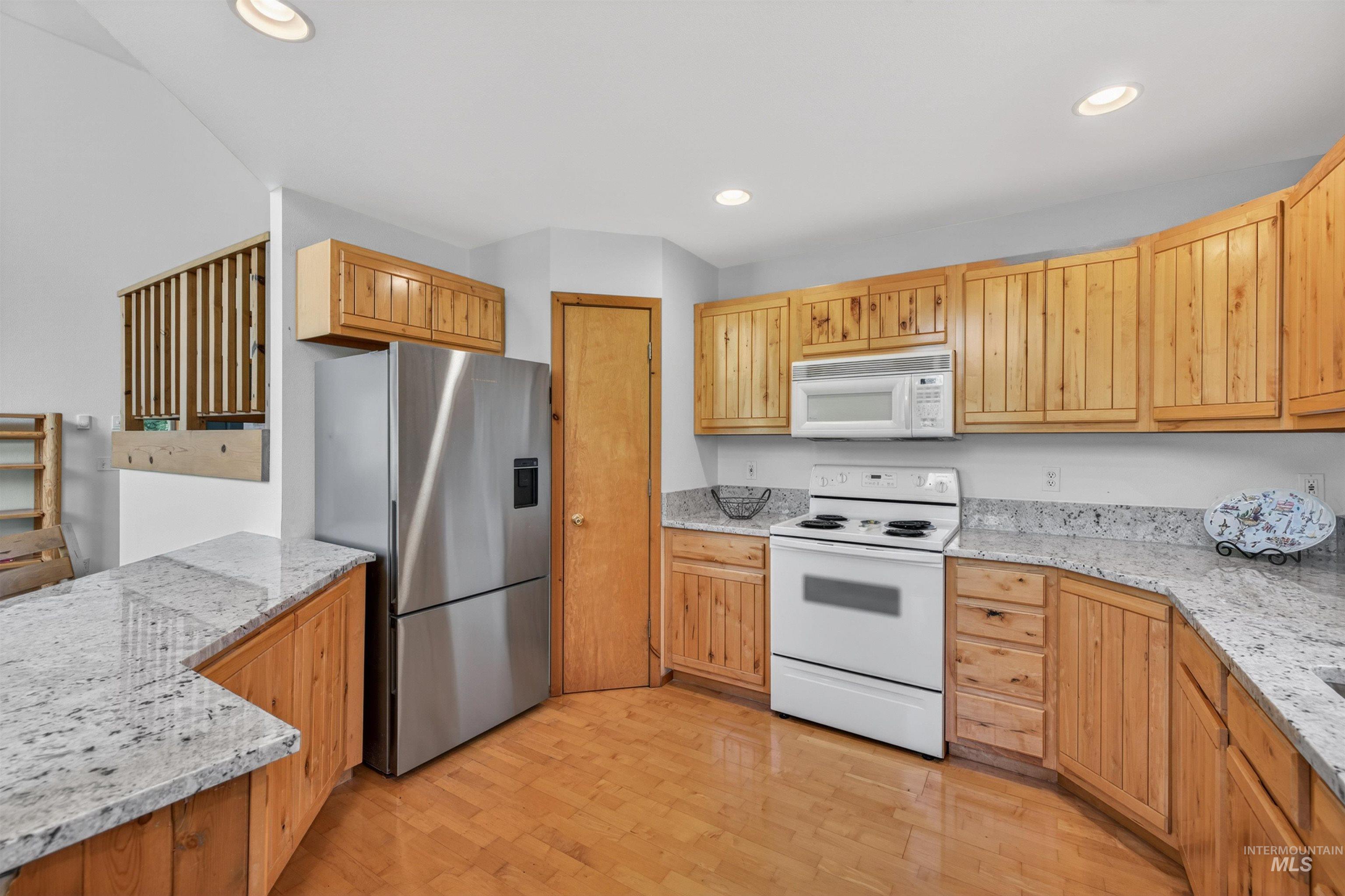 933 Cottage Court, McCall, Idaho 83638, 3 Bedrooms, 3 Bathrooms, Residential For Sale, Price $869,000, 98987818