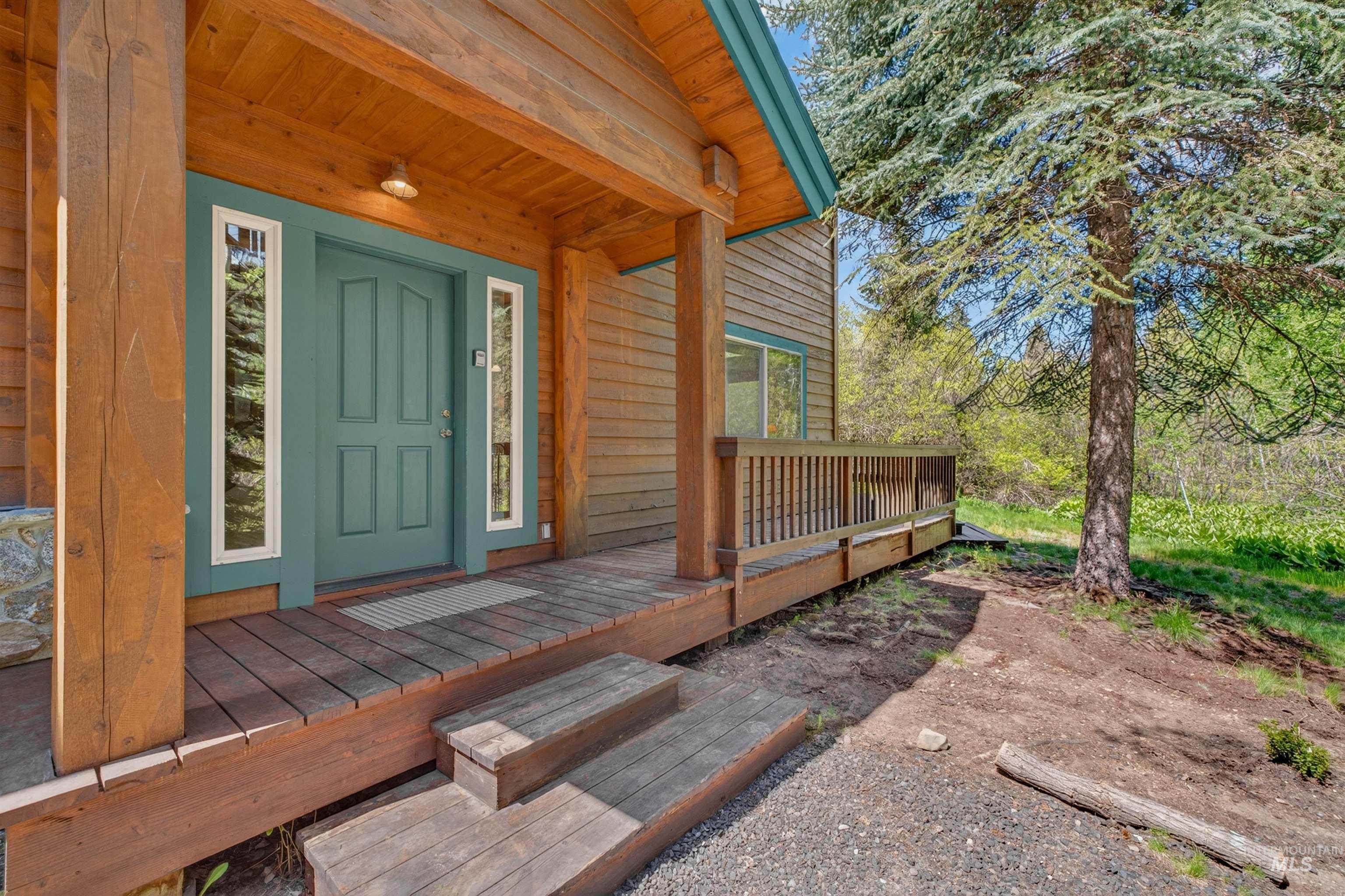 933 Cottage Court, McCall, Idaho 83638, 3 Bedrooms, 3 Bathrooms, Residential For Sale, Price $869,000, 98987818