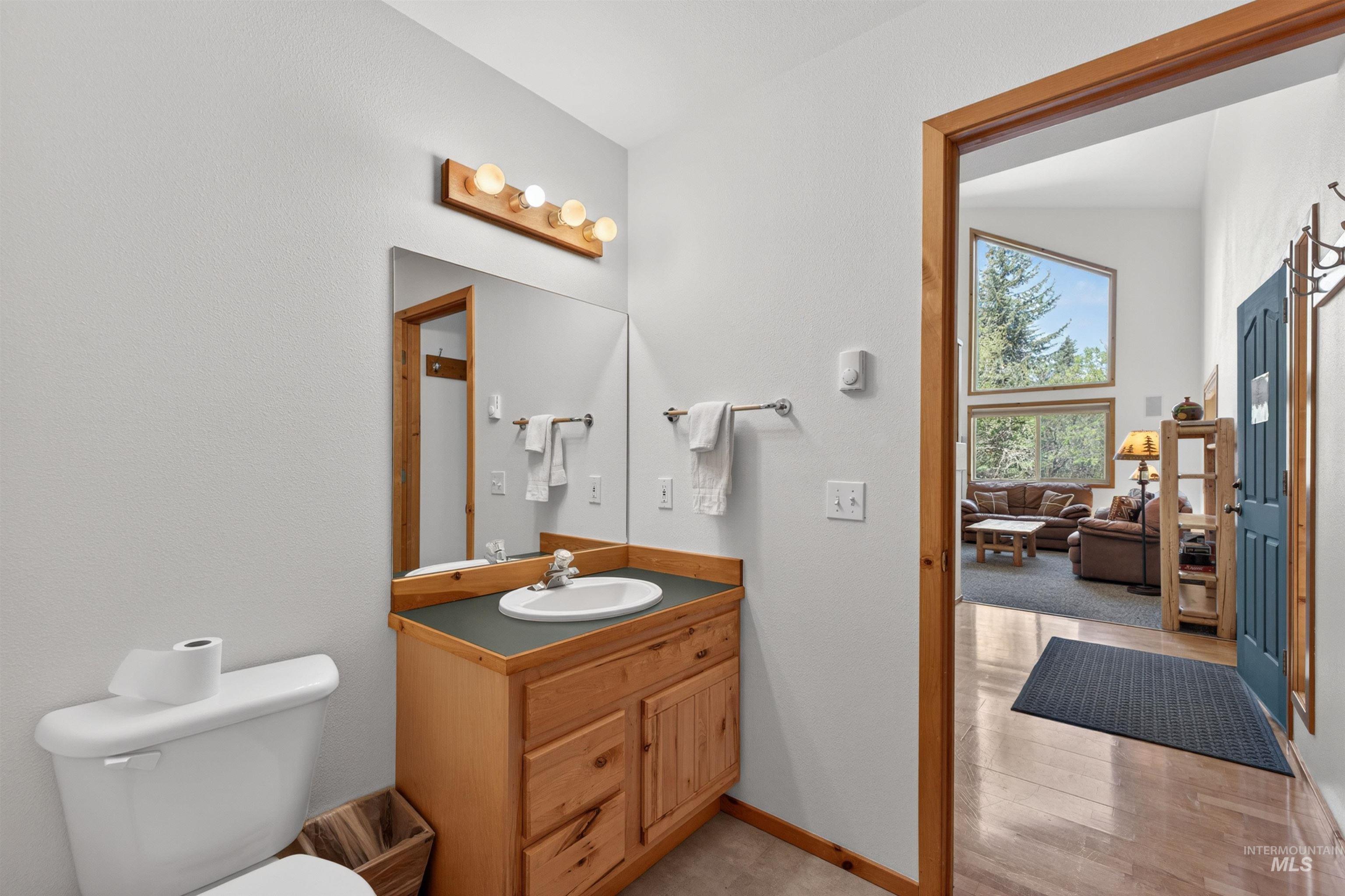 933 Cottage Court, McCall, Idaho 83638, 3 Bedrooms, 3 Bathrooms, Residential For Sale, Price $869,000, 98987818