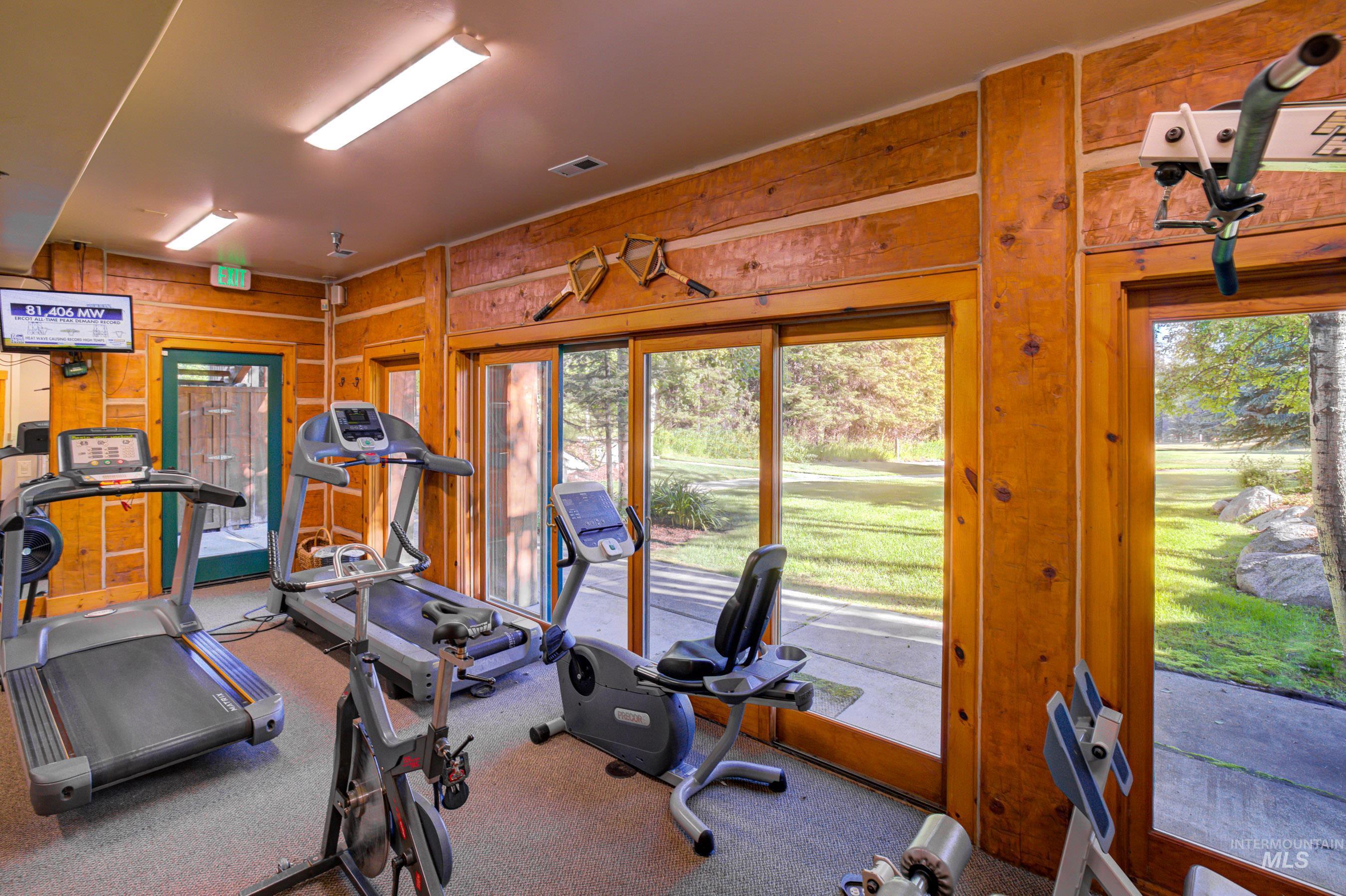 933 Cottage Court, McCall, Idaho 83638, 3 Bedrooms, 3 Bathrooms, Residential For Sale, Price $869,000, 98987818