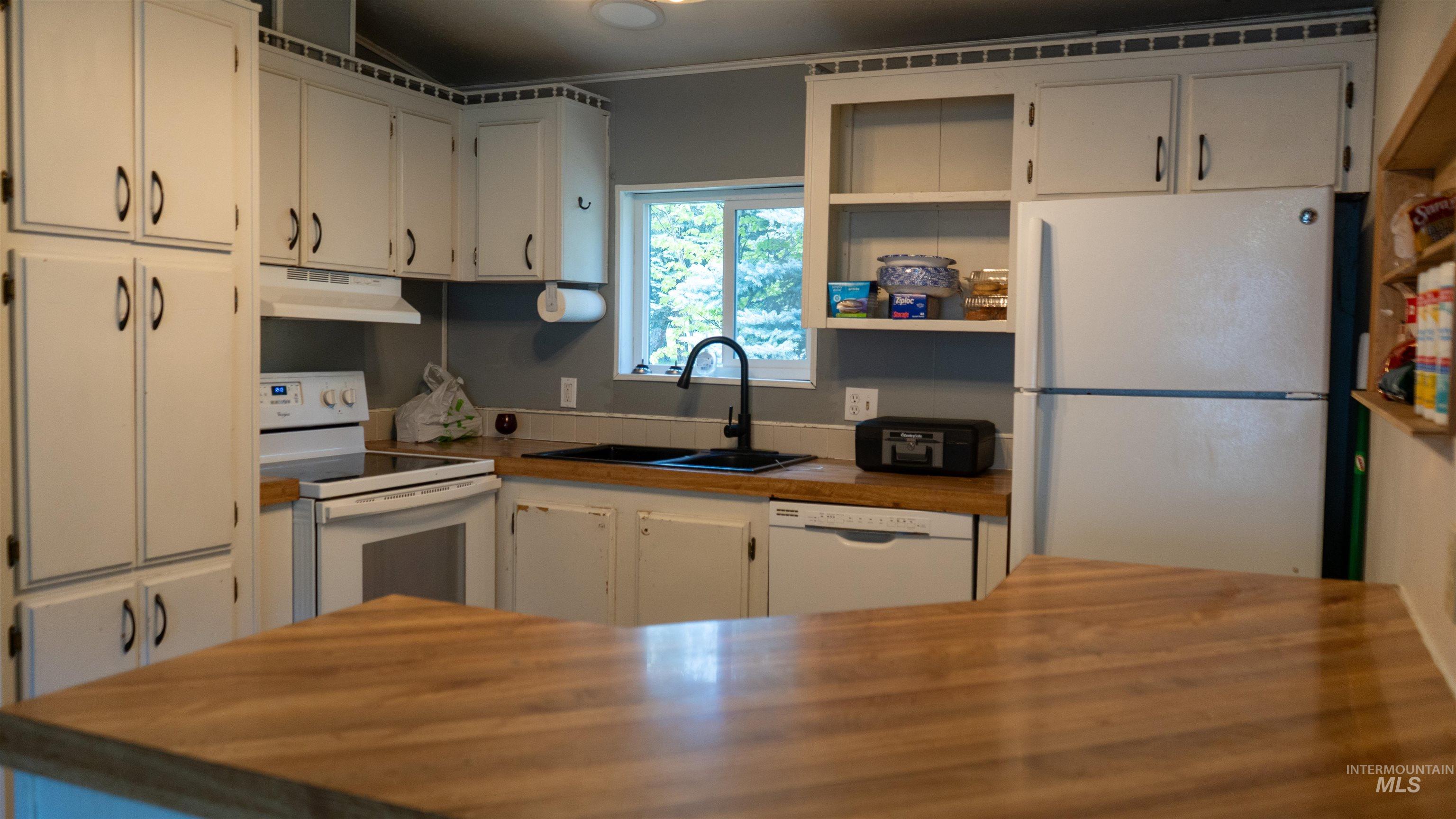 609 N Almon, Moscow, Idaho 83843, 3 Bedrooms, 2 Bathrooms, Residential For Sale, Price $62,000, 98987822