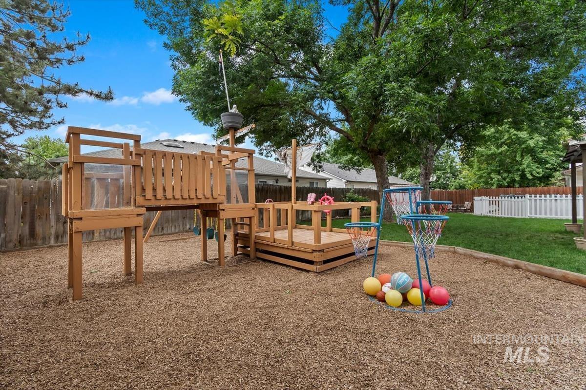 12123 W Alfred St., Boise, Idaho 83713, 3 Bedrooms, 2 Bathrooms, Residential For Sale, Price $399,000,MLS 98987830