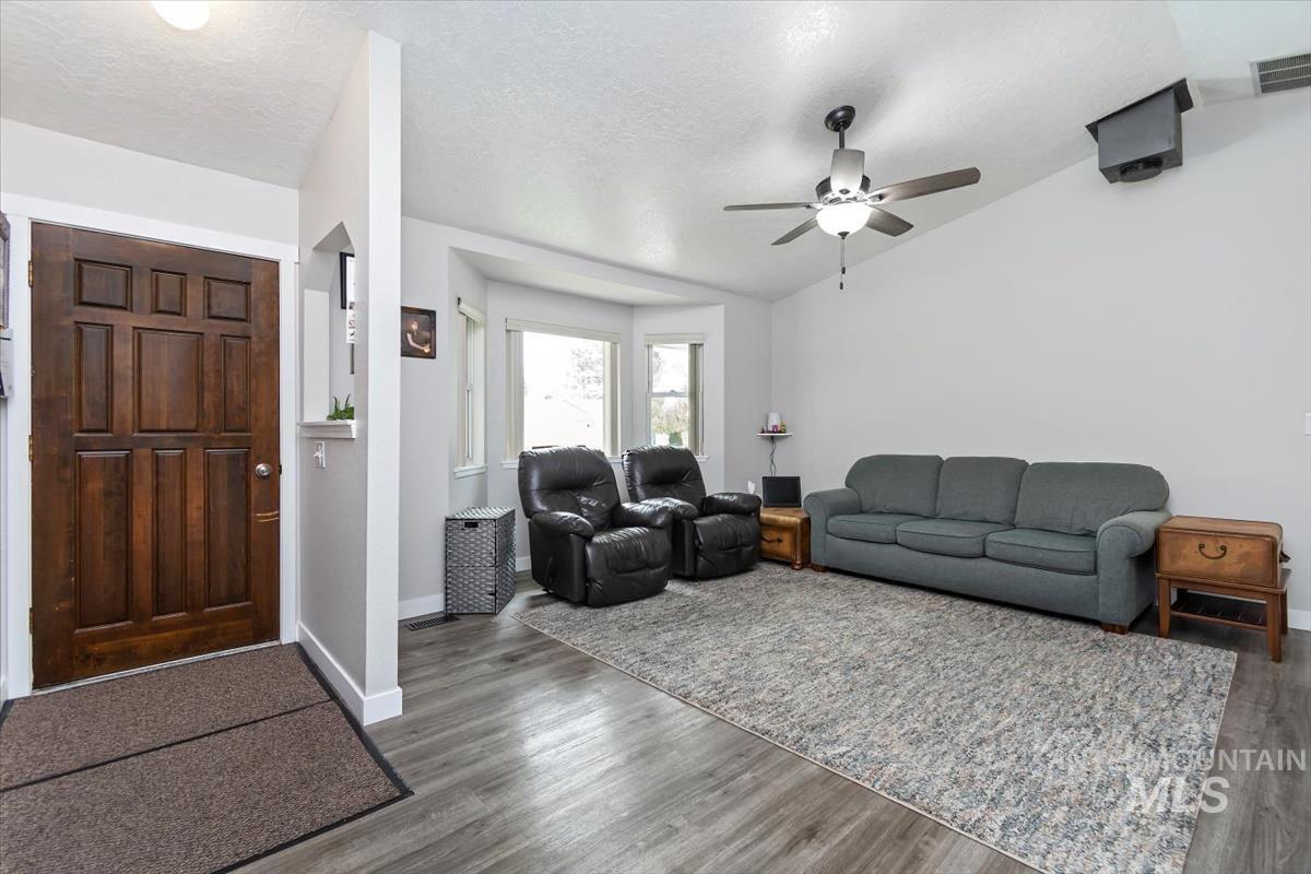 12123 W Alfred St., Boise, Idaho 83713, 3 Bedrooms, 2 Bathrooms, Residential For Sale, Price $399,000,MLS 98987830