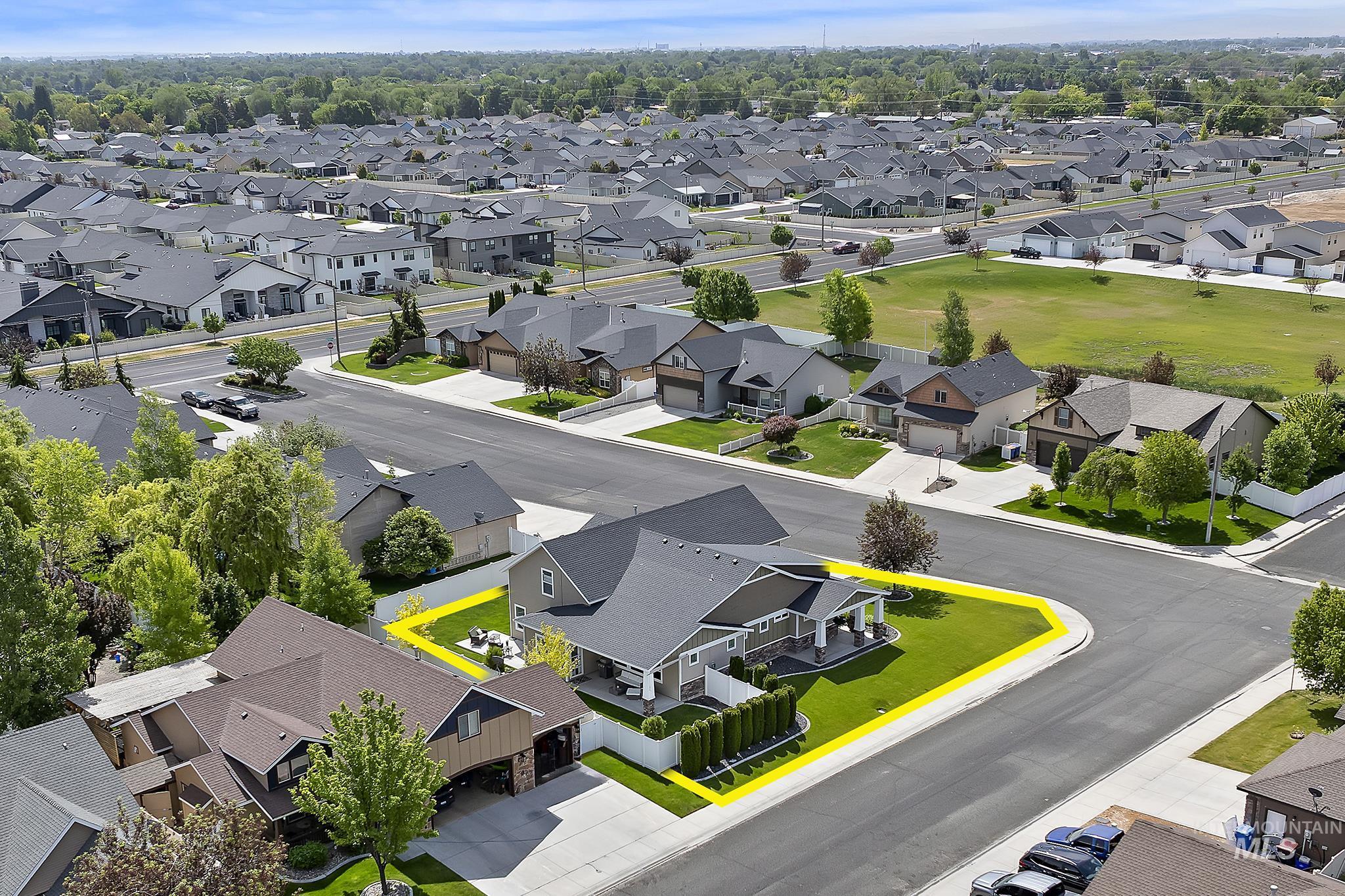 952 White Birch Ave, Twin Falls, Idaho 83301, 4 Bedrooms, 3 Bathrooms, Residential For Sale, Price $529,900, 98987833