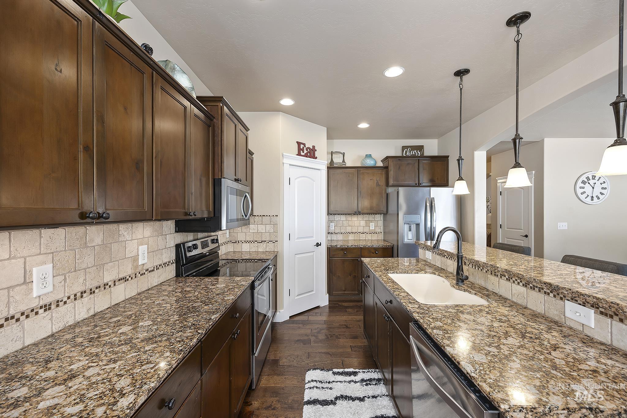 952 White Birch Ave, Twin Falls, Idaho 83301, 4 Bedrooms, 3 Bathrooms, Residential For Sale, Price $529,900, 98987833