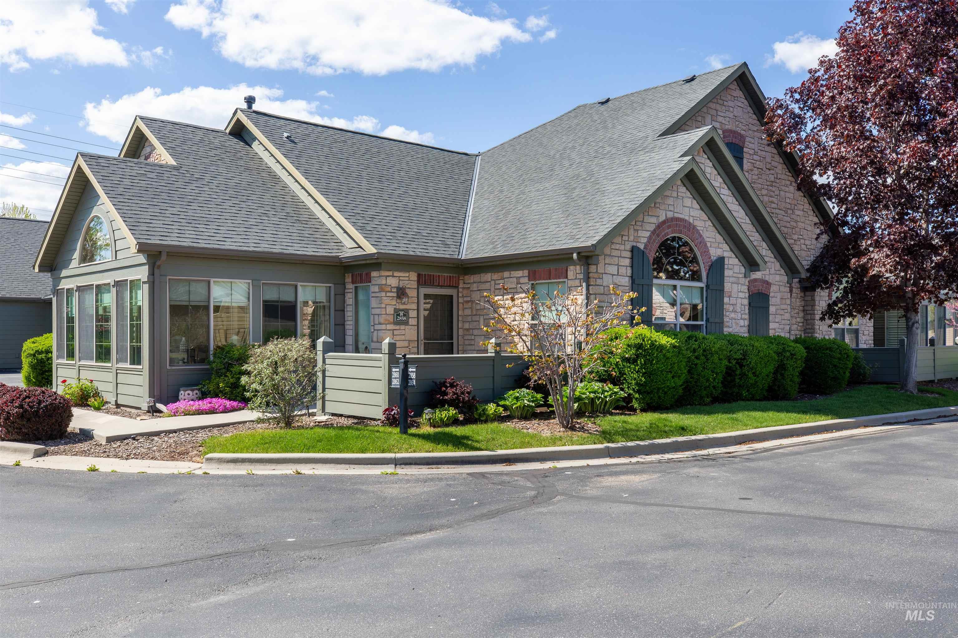 2858 N Cloverdale Rd, Boise, Idaho 83713, 2 Bedrooms, 2 Bathrooms, Residential For Sale, Price $435,000, 98987834