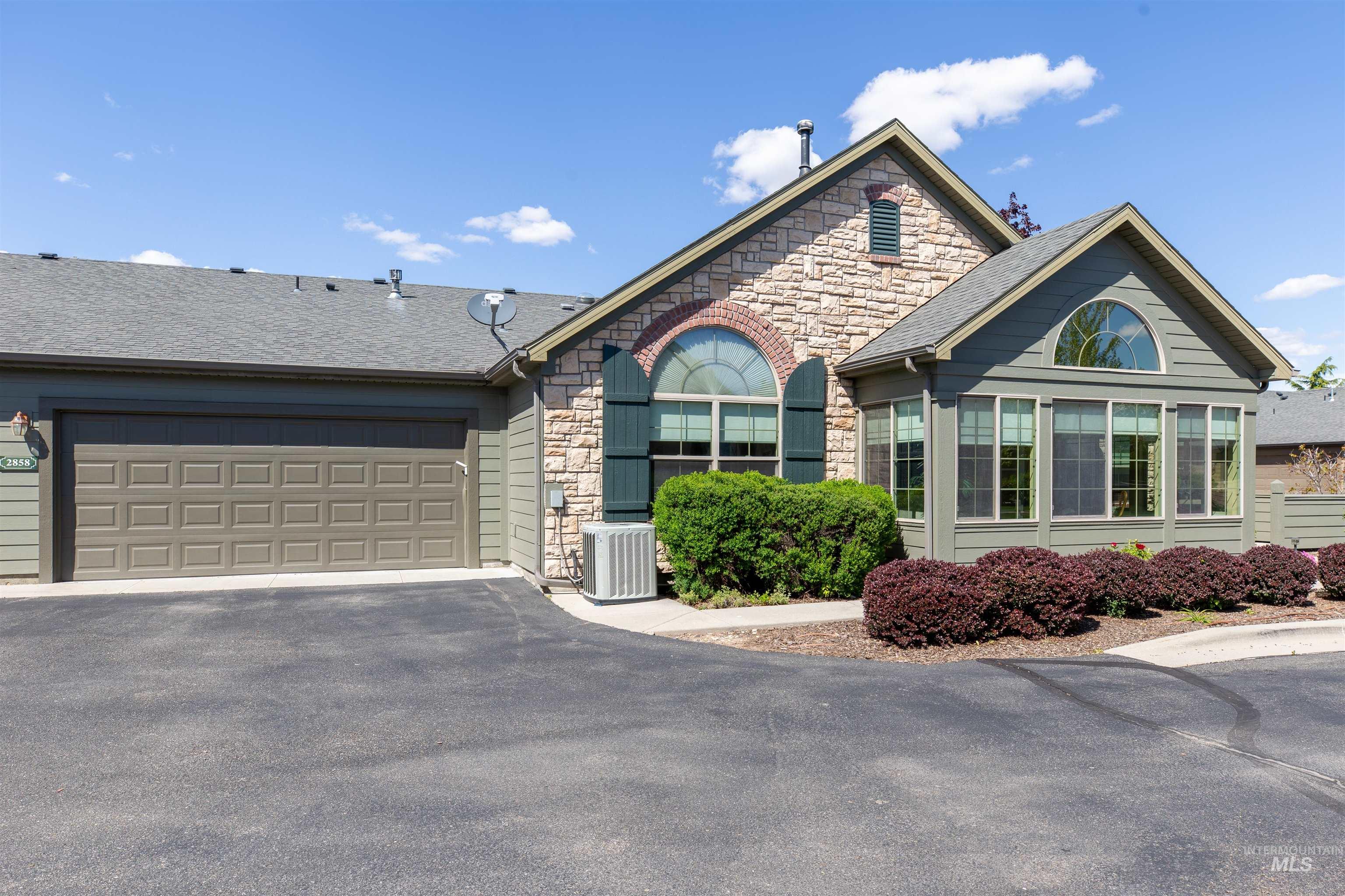 2858 N Cloverdale Rd, Boise, Idaho 83713, 2 Bedrooms, 2 Bathrooms, Residential For Sale, Price $435,000, 98987834
