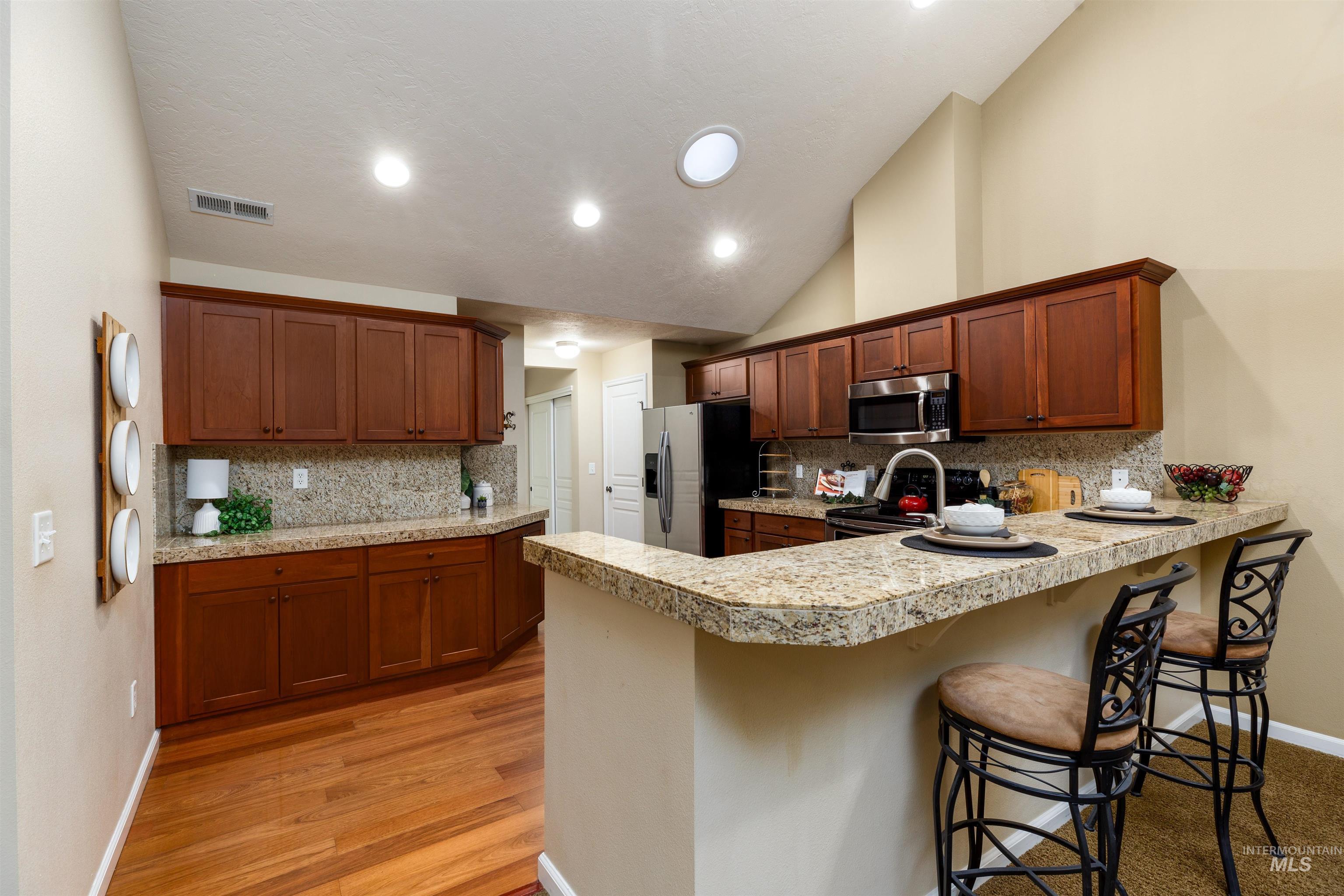 2858 N Cloverdale Rd, Boise, Idaho 83713, 2 Bedrooms, 2 Bathrooms, Residential For Sale, Price $435,000, 98987834