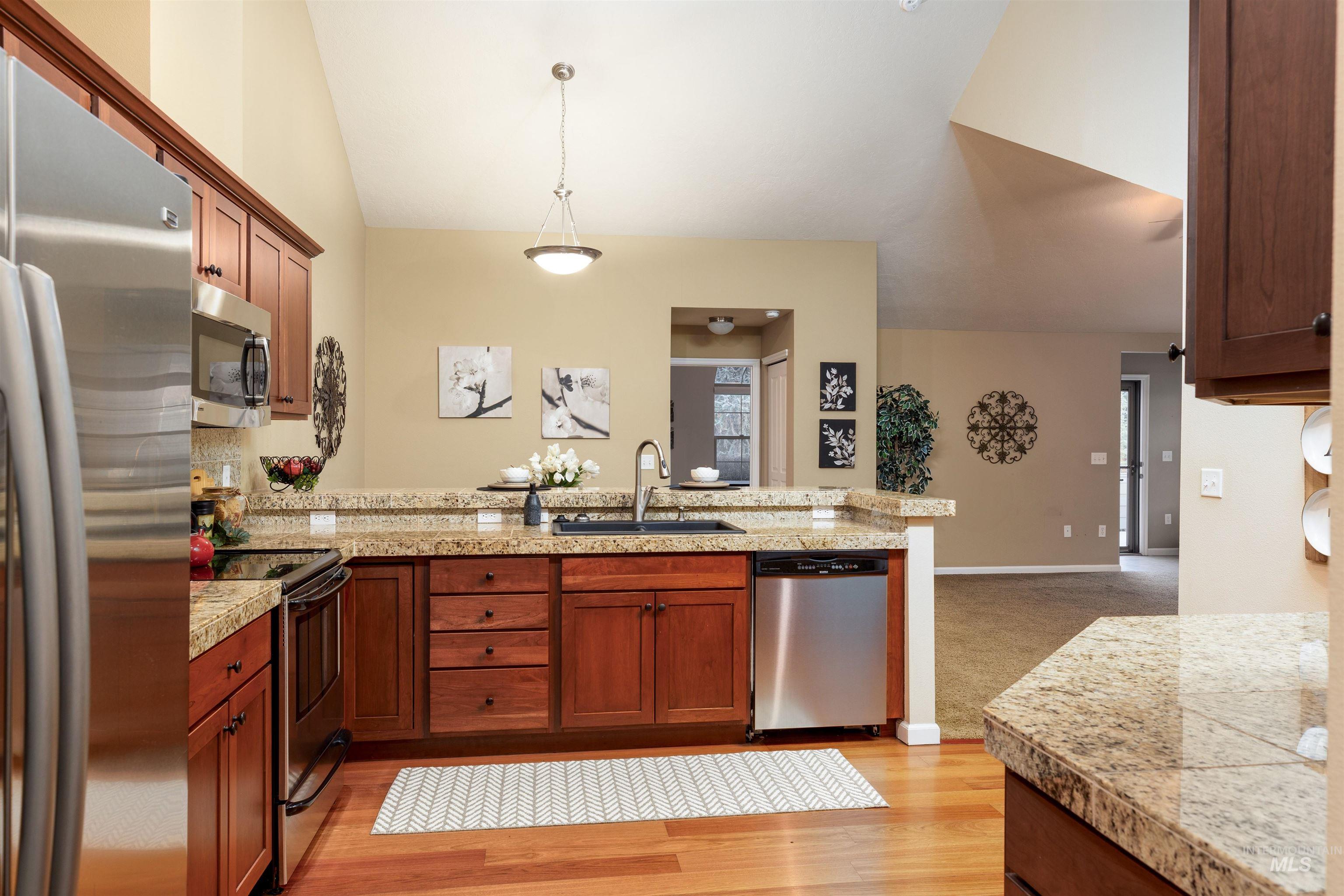 2858 N Cloverdale Rd, Boise, Idaho 83713, 2 Bedrooms, 2 Bathrooms, Residential For Sale, Price $435,000, 98987834