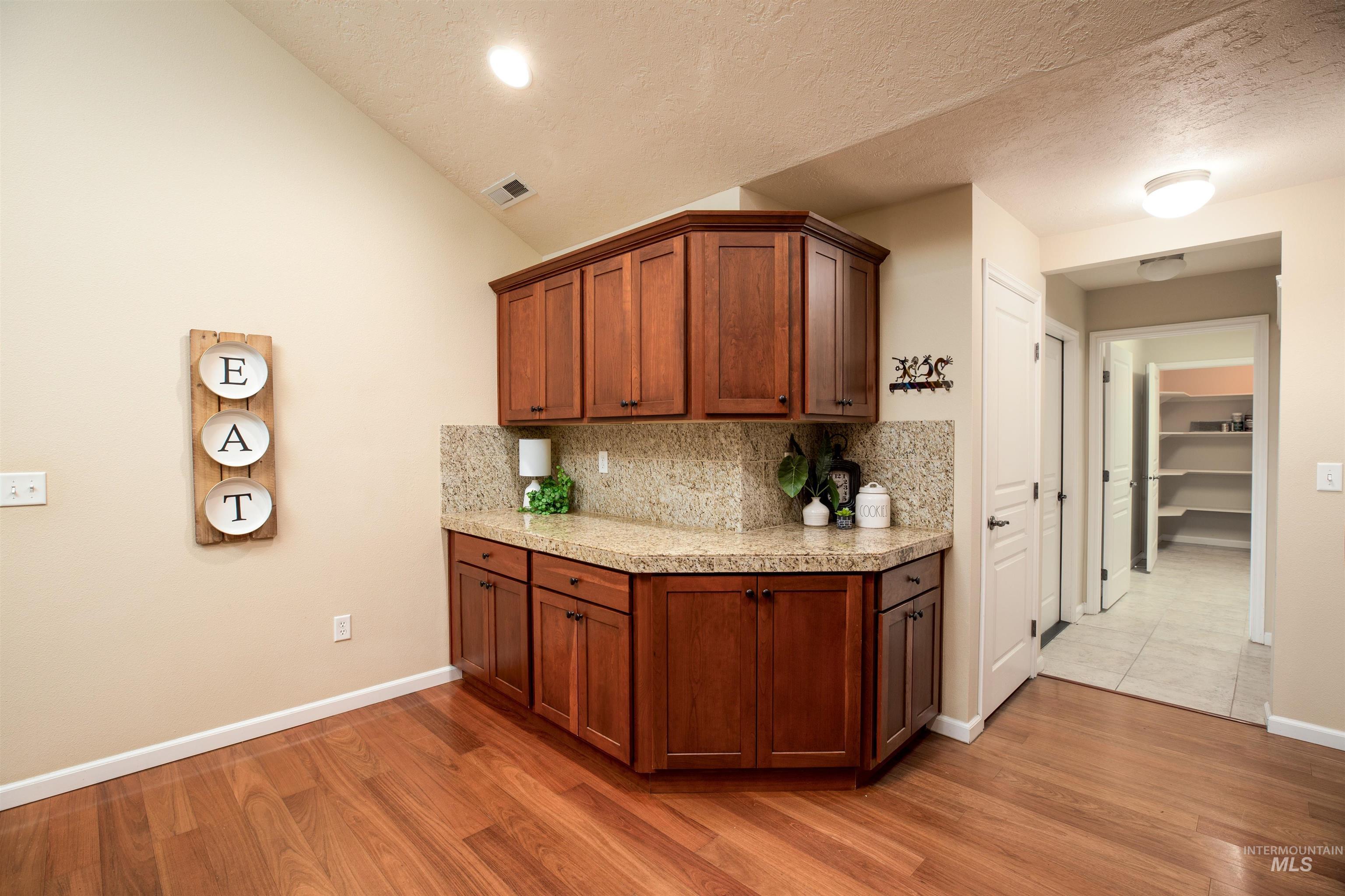2858 N Cloverdale Rd, Boise, Idaho 83713, 2 Bedrooms, 2 Bathrooms, Residential For Sale, Price $435,000, 98987834