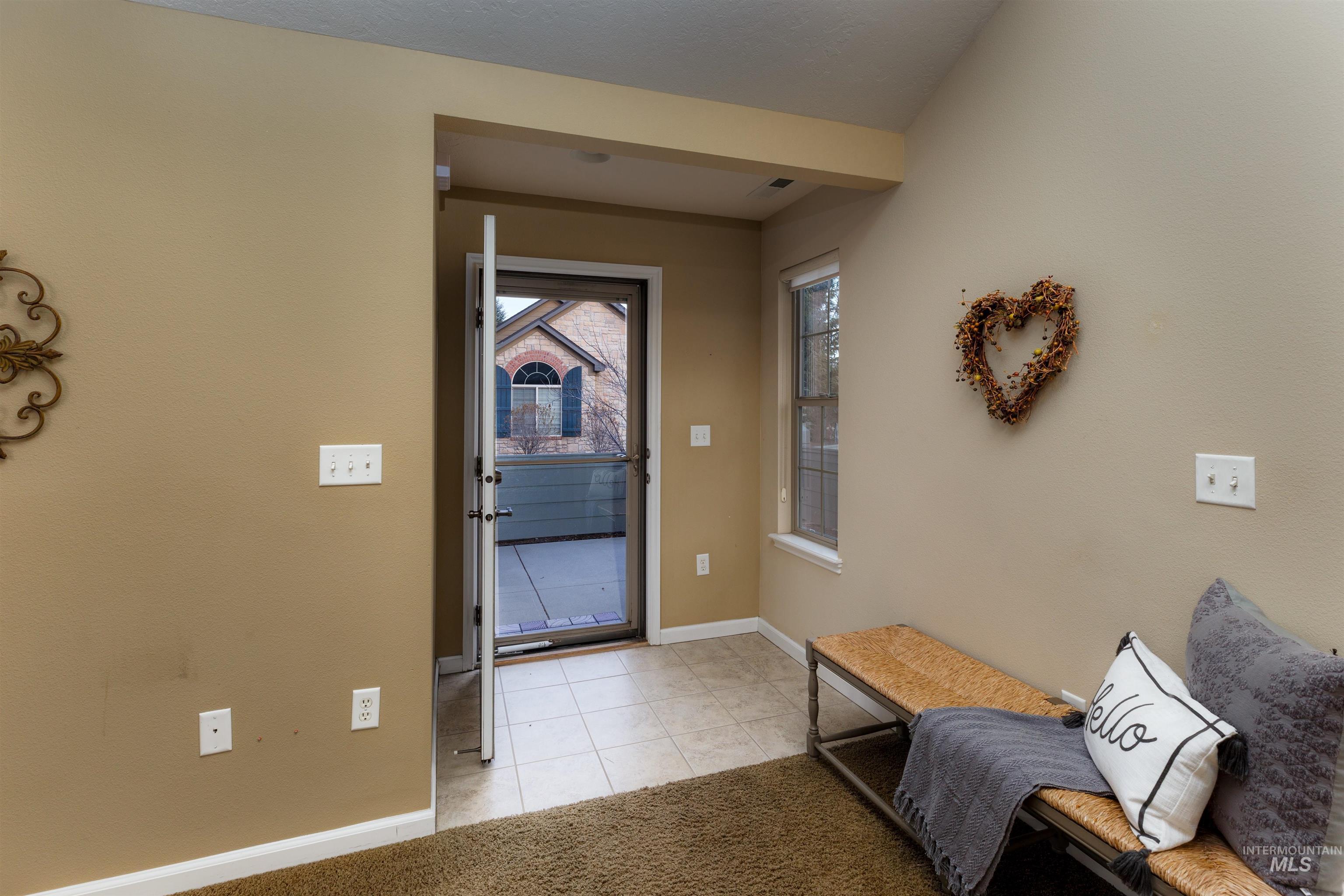 2858 N Cloverdale Rd, Boise, Idaho 83713, 2 Bedrooms, 2 Bathrooms, Residential For Sale, Price $435,000, 98987834