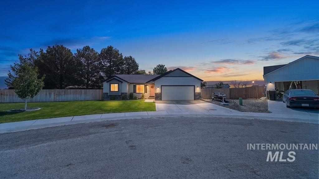 4035 N Blue Cascade, Buhl, Idaho 83316, 3 Bedrooms, 2 Bathrooms, Residential For Sale, Price $379,900,MLS 98987835