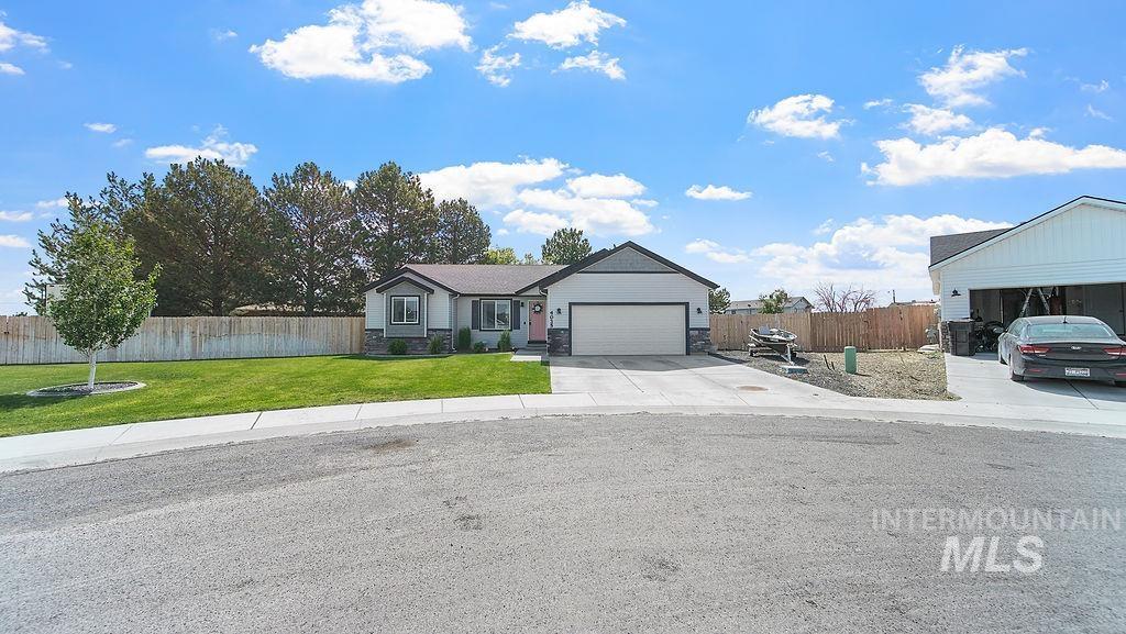 4035 N Blue Cascade, Buhl, Idaho 83316, 3 Bedrooms, 2 Bathrooms, Residential For Sale, Price $379,900,MLS 98987835