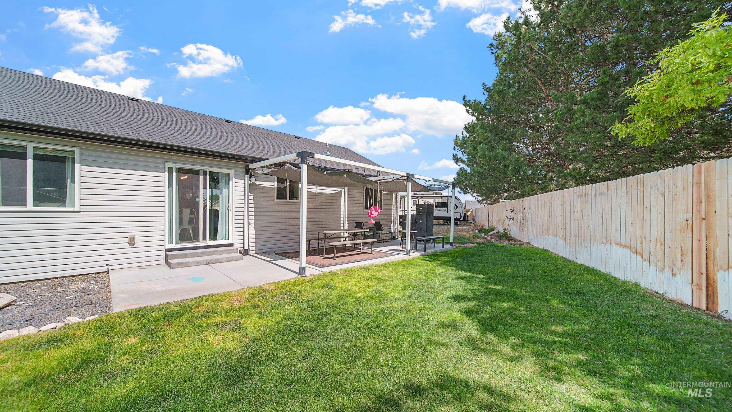 4035 N Blue Cascade, Buhl, Idaho 83316, 3 Bedrooms, 2 Bathrooms, Residential For Sale, Price $379,900,MLS 98987835