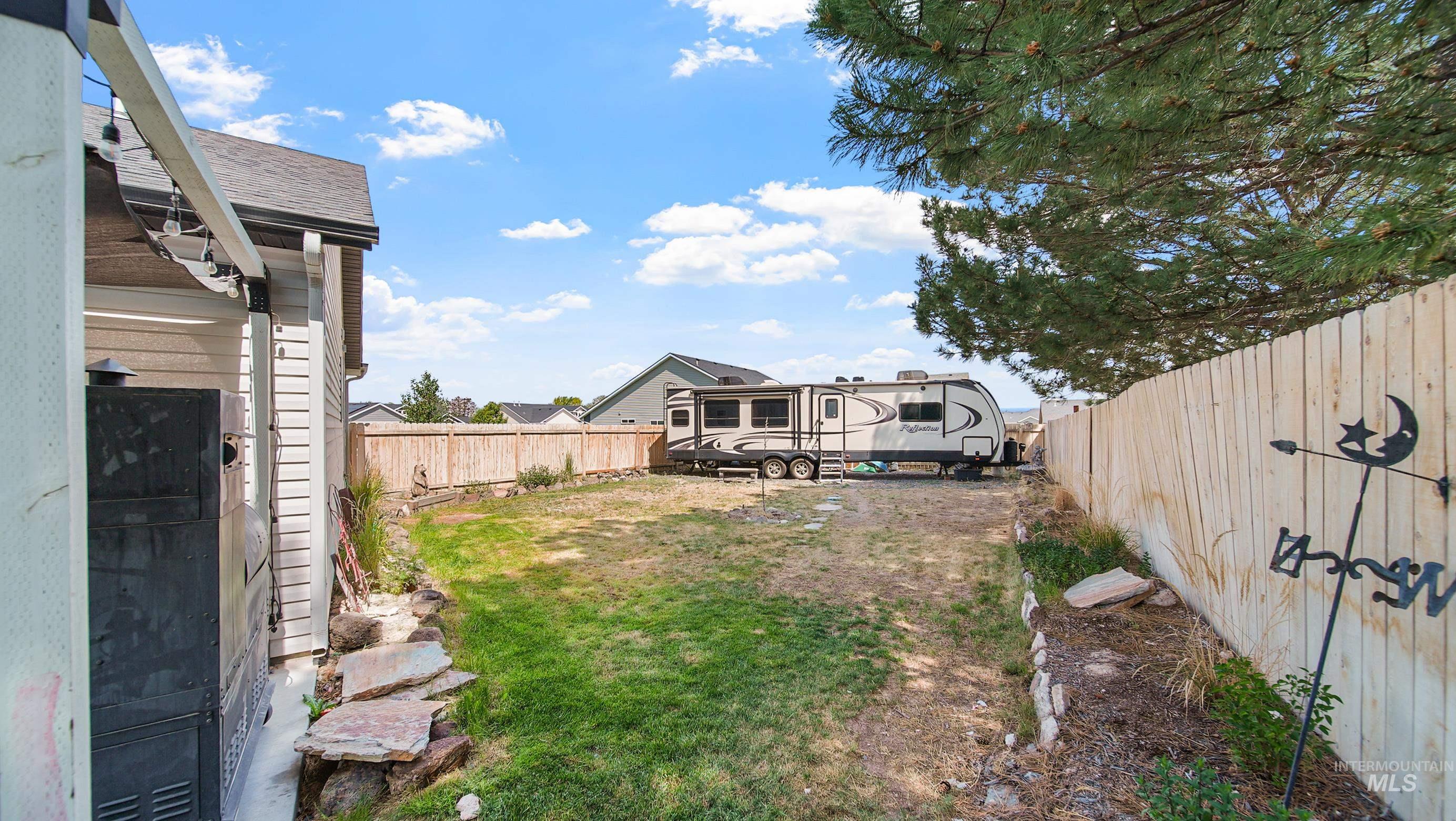 4035 N Blue Cascade, Buhl, Idaho 83316, 3 Bedrooms, 2 Bathrooms, Residential For Sale, Price $379,900,MLS 98987835