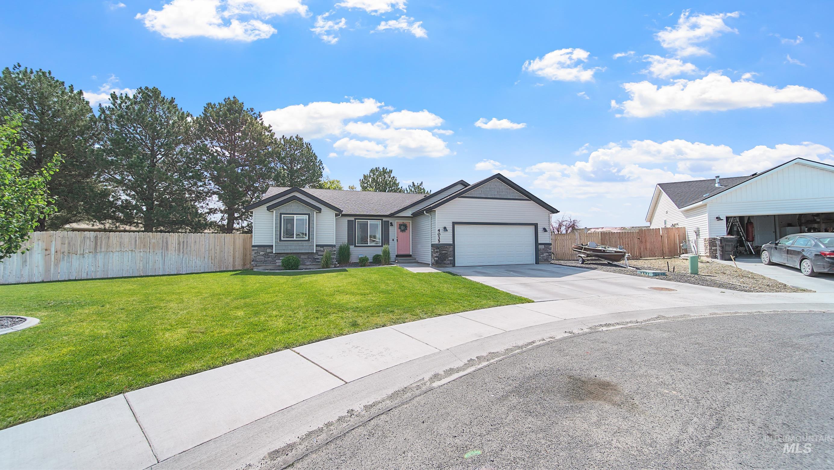 4035 N Blue Cascade, Buhl, Idaho 83316, 3 Bedrooms, 2 Bathrooms, Residential For Sale, Price $379,900,MLS 98987835