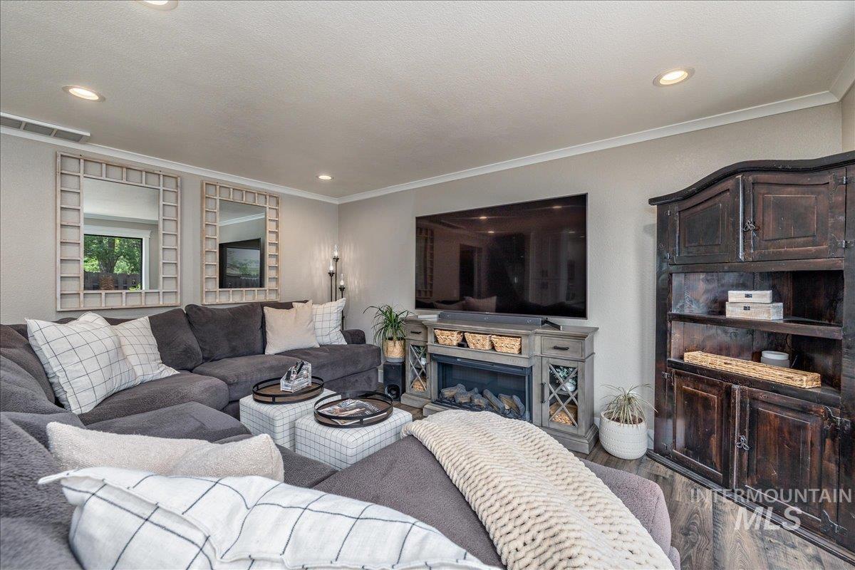 4584 N Marylebone Pl, Boise, Idaho 83713-2451, 5 Bedrooms, 2.5 Bathrooms, Residential For Sale, Price $585,000, 98987841