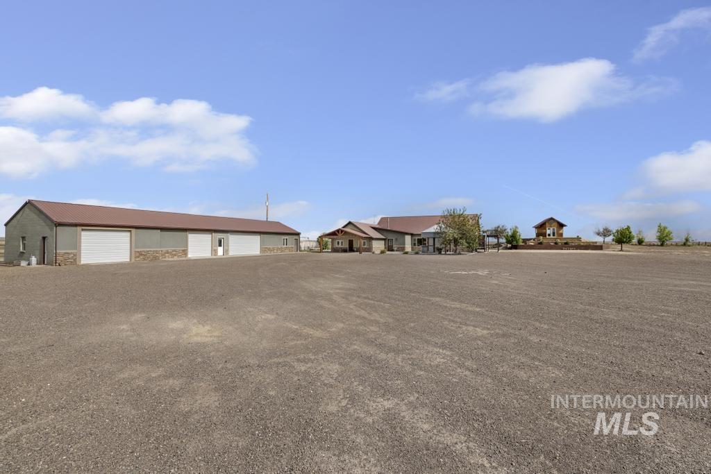 2040 E 2200 N, Twin Falls, Idaho 83301, 5 Bedrooms, 3 Bathrooms, Residential For Sale, Price $875,000, 98987842