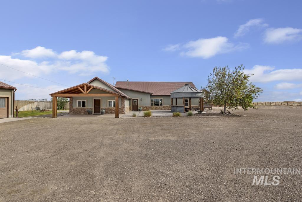 2040 E 2200 N, Twin Falls, Idaho 83301, 5 Bedrooms, 3 Bathrooms, Residential For Sale, Price $875,000, 98987842