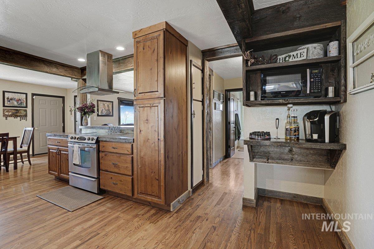 2040 E 2200 N, Twin Falls, Idaho 83301, 5 Bedrooms, 3 Bathrooms, Residential For Sale, Price $875,000, 98987842