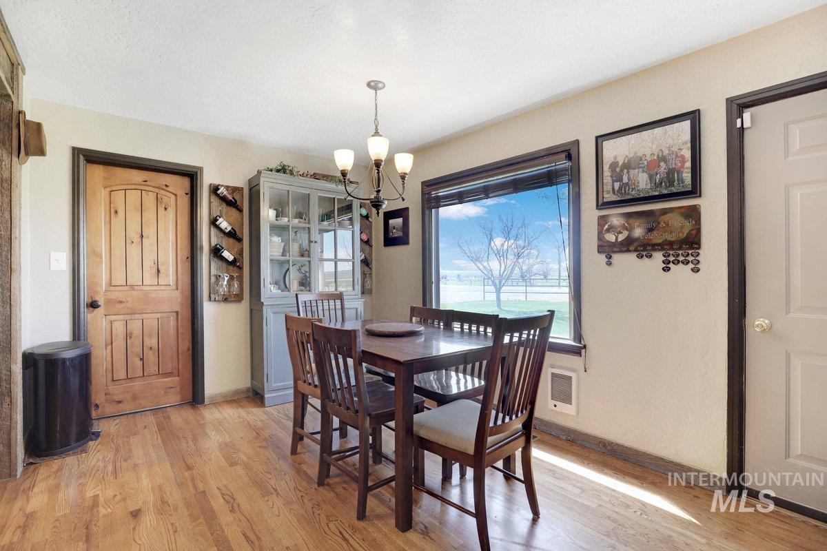 2040 E 2200 N, Twin Falls, Idaho 83301, 5 Bedrooms, 3 Bathrooms, Residential For Sale, Price $875,000, 98987842