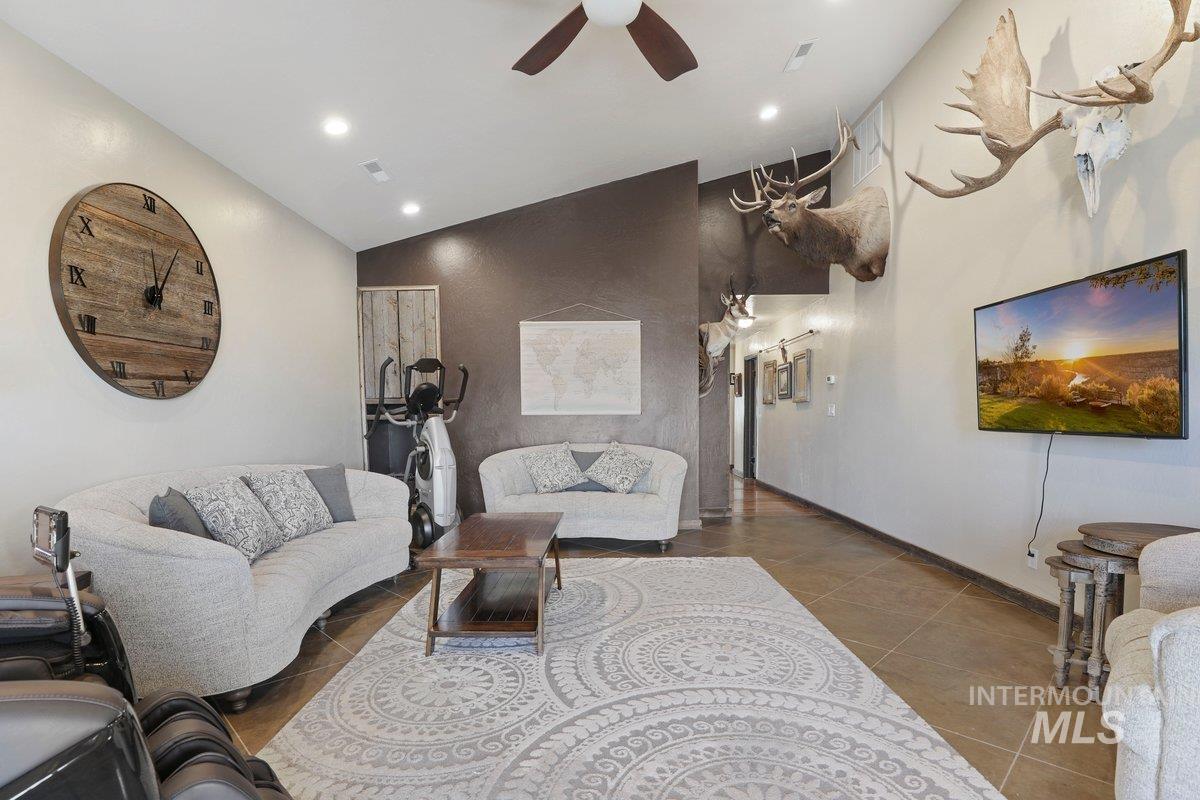 2040 E 2200 N, Twin Falls, Idaho 83301, 5 Bedrooms, 3 Bathrooms, Residential For Sale, Price $875,000, 98987842