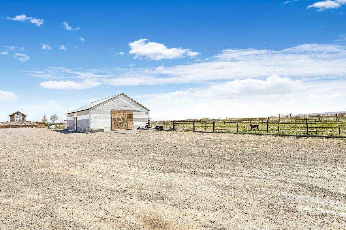 2040 E 2200 N, Twin Falls, Idaho 83301, 5 Bedrooms, 3 Bathrooms, Residential For Sale, Price $875,000, 98987842