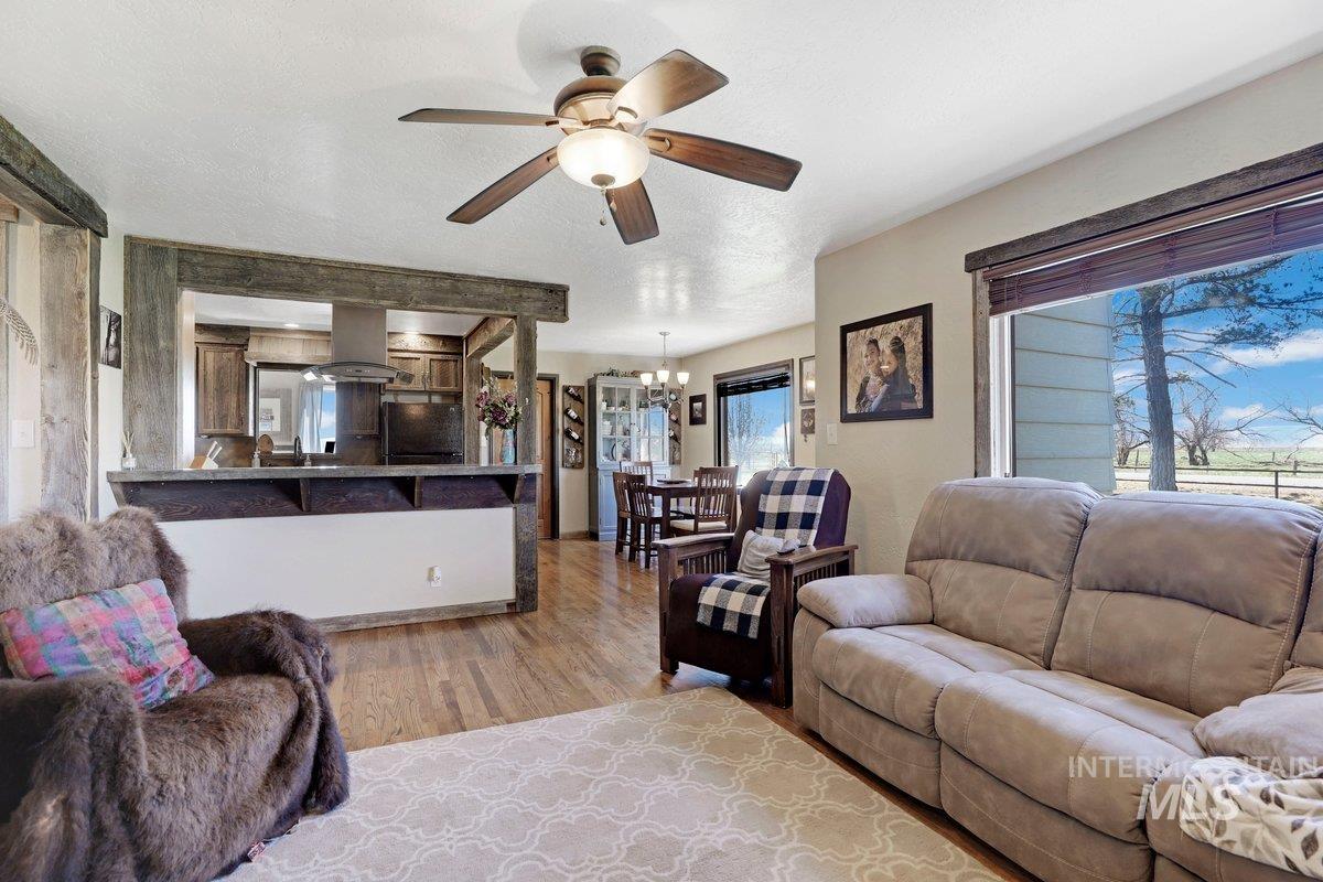 2040 E 2200 N, Twin Falls, Idaho 83301, 5 Bedrooms, 3 Bathrooms, Residential For Sale, Price $875,000, 98987842